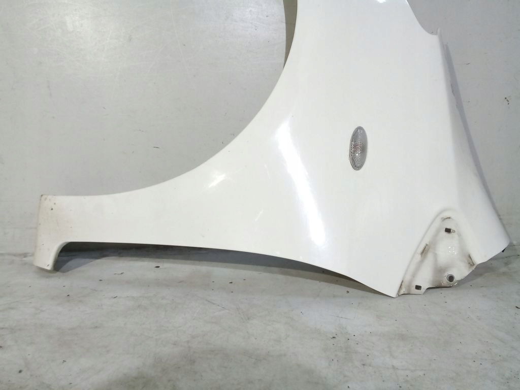 Toyota Yaris II 2 parafango sinistra 068