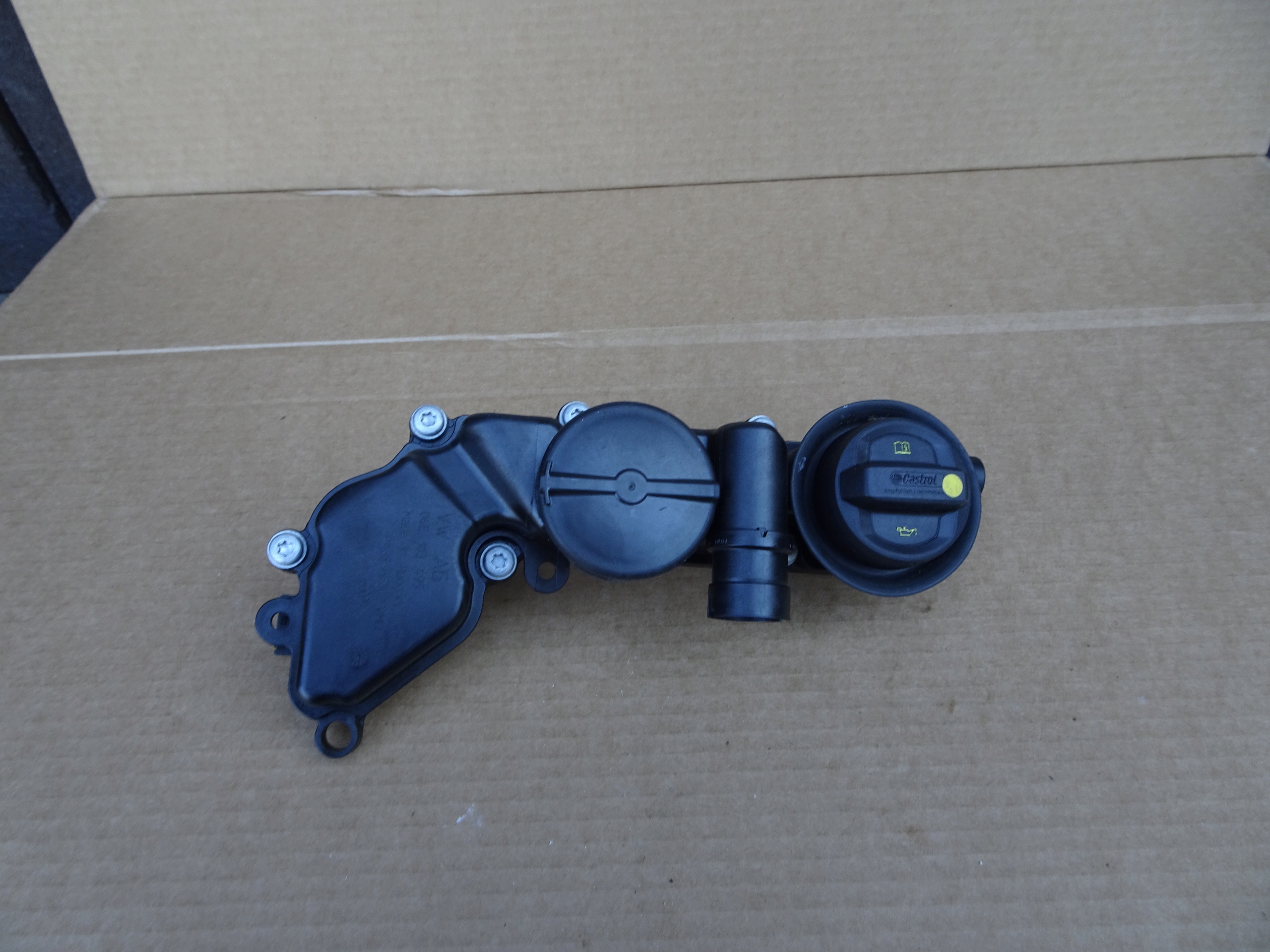 VW GOLF VII TIGUAN II МАСЛООХЛАДИТЕЛЬ 04E103495