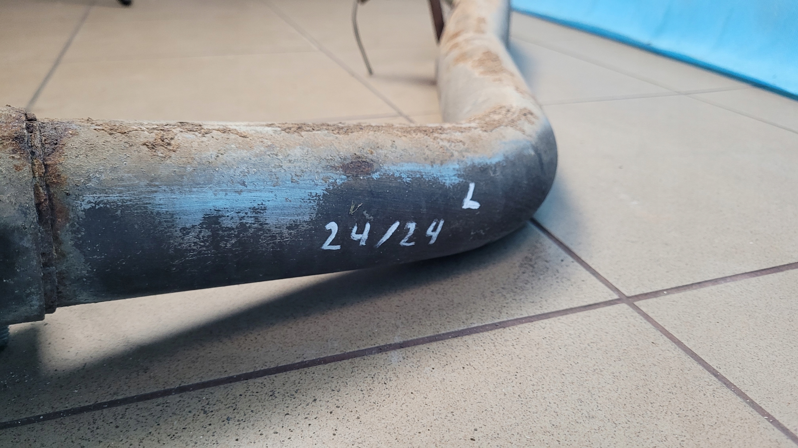 Dodge CHALLENGER 3.6л 19r труба наконечник выхлопная левый