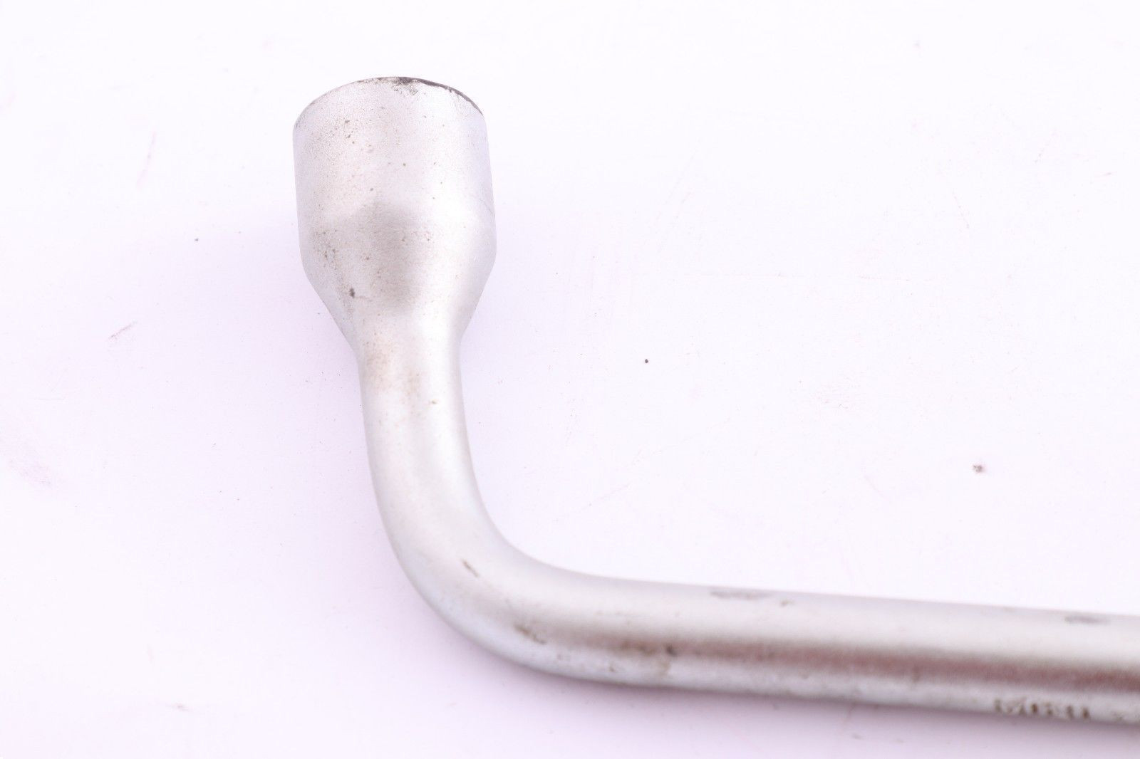 MINI COOPER R56 R60 ключ для колес "17" 6779731