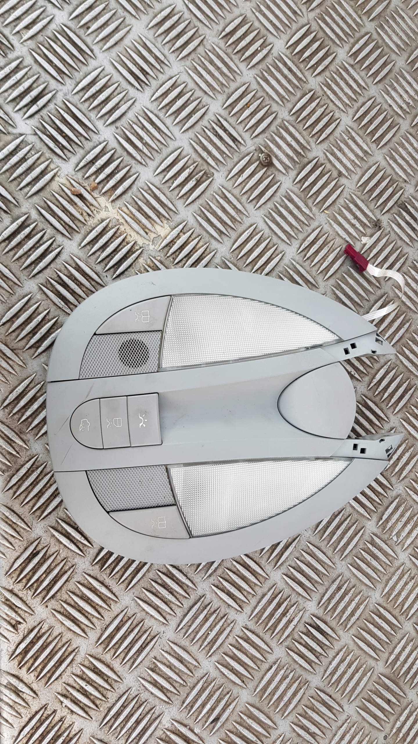 MERCEDES W211 OSWIETLENIE cabs light A2118204001