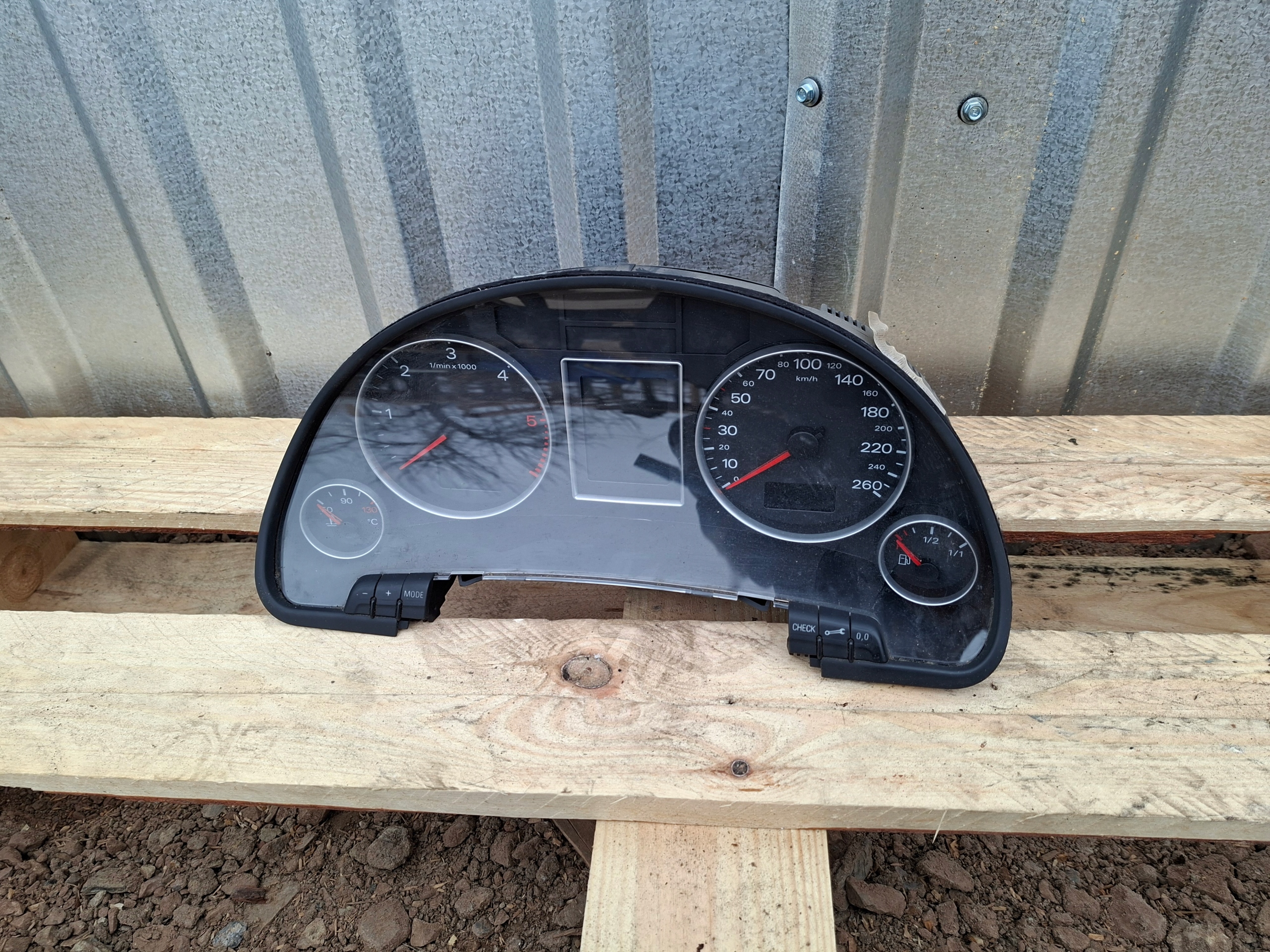 dials dials running board WSKAZNIKOW AUDI A4 B7 8E0920900R