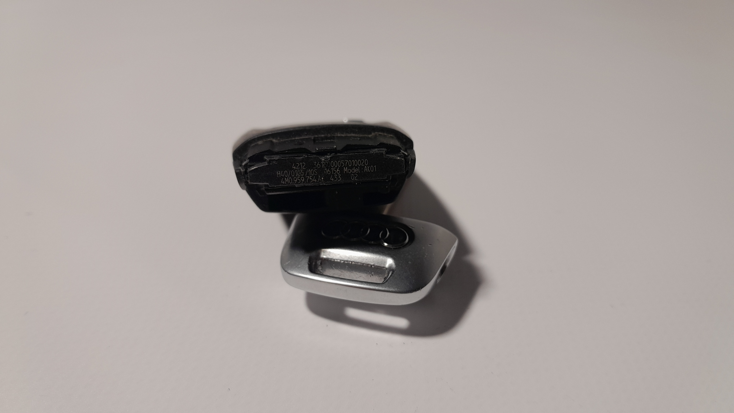 AUDI A4 B9 key PILOT 4M0959754AK