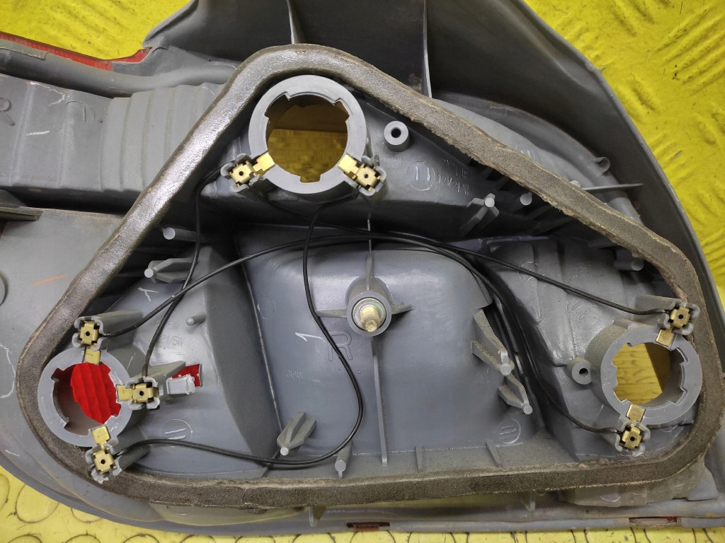 TOYOTA YARIS light right rear part