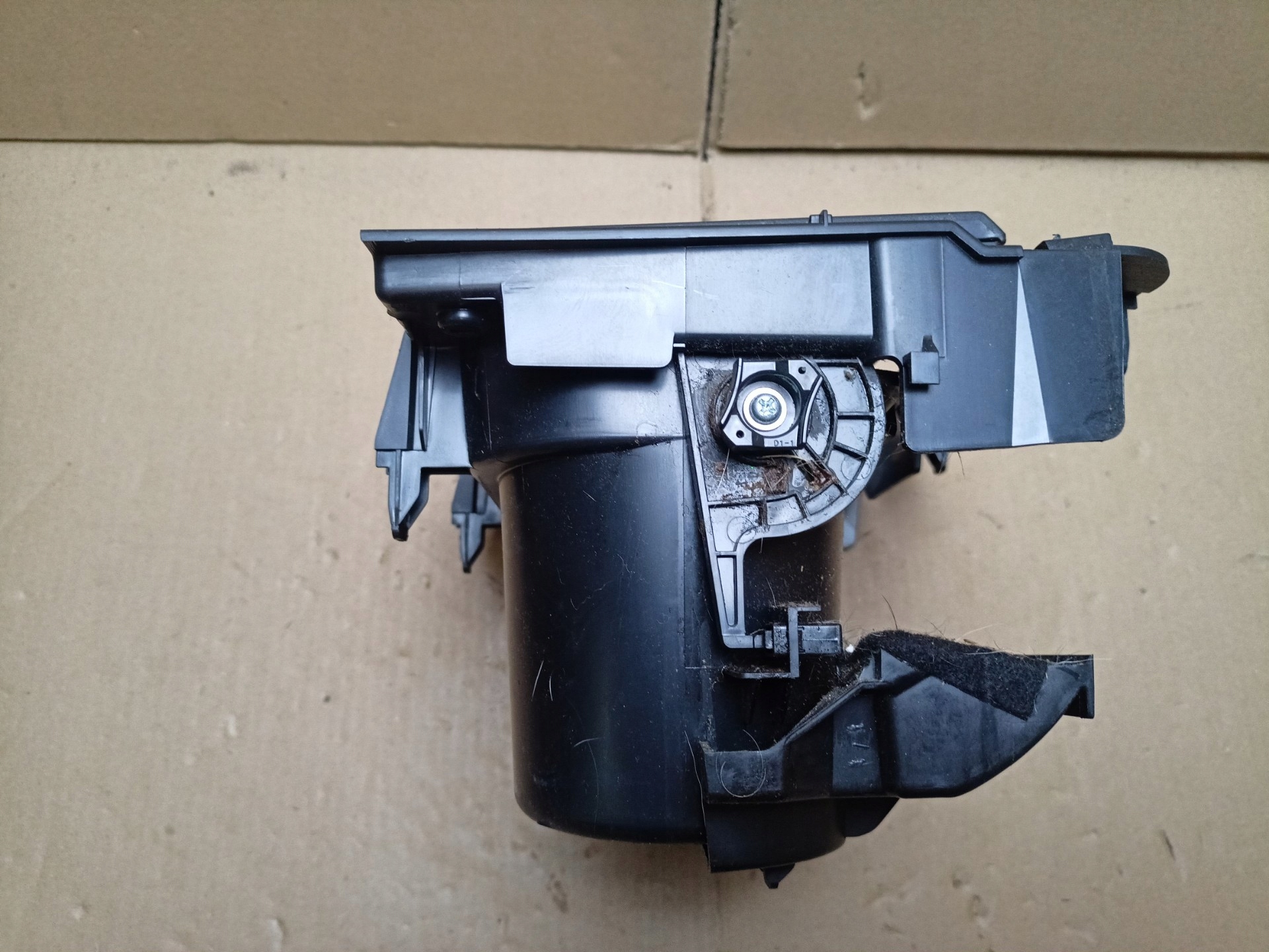 bracket for kubek Mazda CX-9 2nd facelift (2012 - 2016) TE69-64441