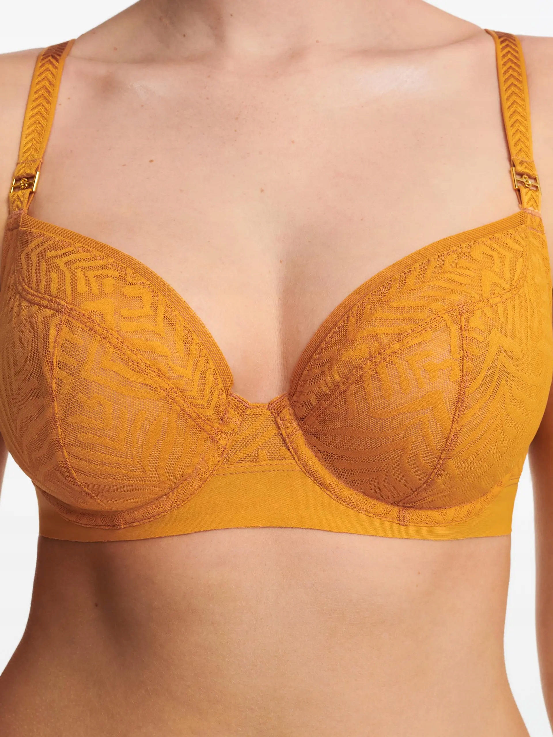 Chantelle Graphic Allure Plunge C21T10 podprsenka Eu: 85E měkká Ocre