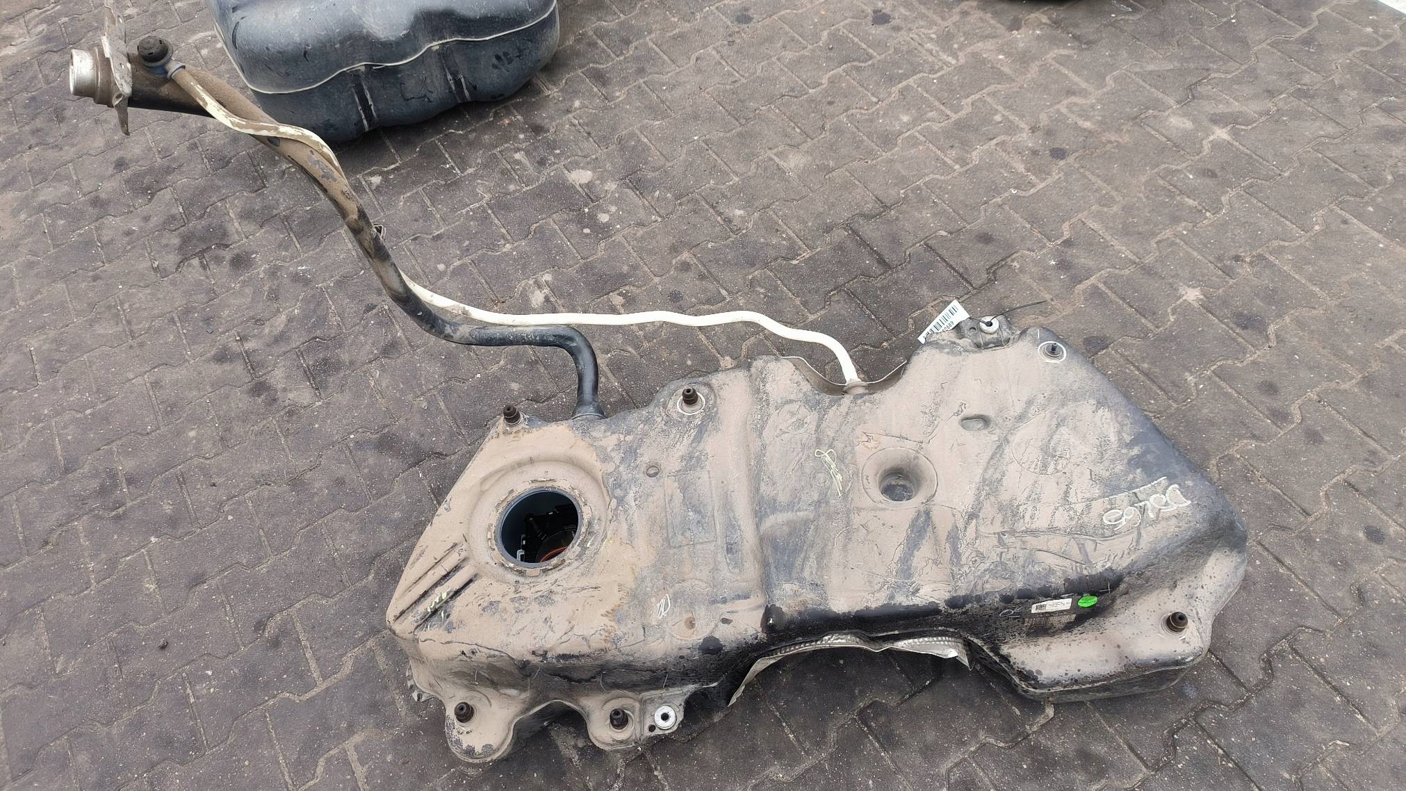 tank 80A201021 2.0 TDI AUDI Q5 II FY
