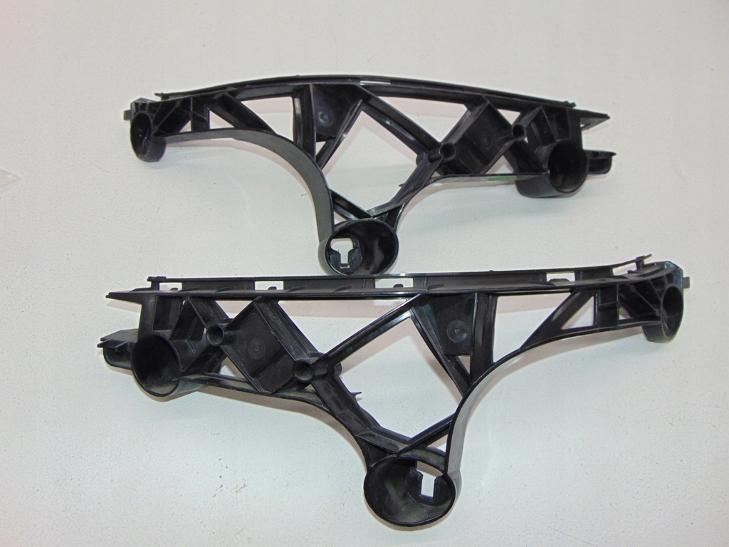 A1728856400 - Ковзне кріплення ліве праве MERCEDES SLC R172 W172