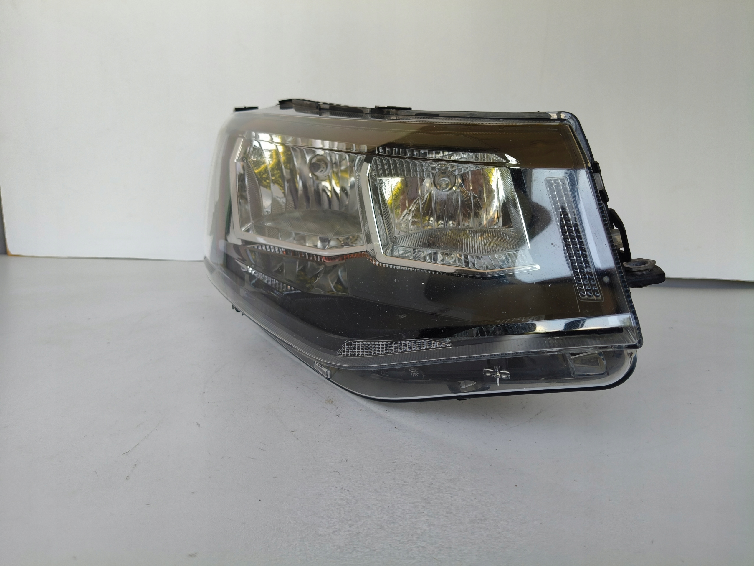 light right REFLEKTOR VW CADDY 2K 2K8 20