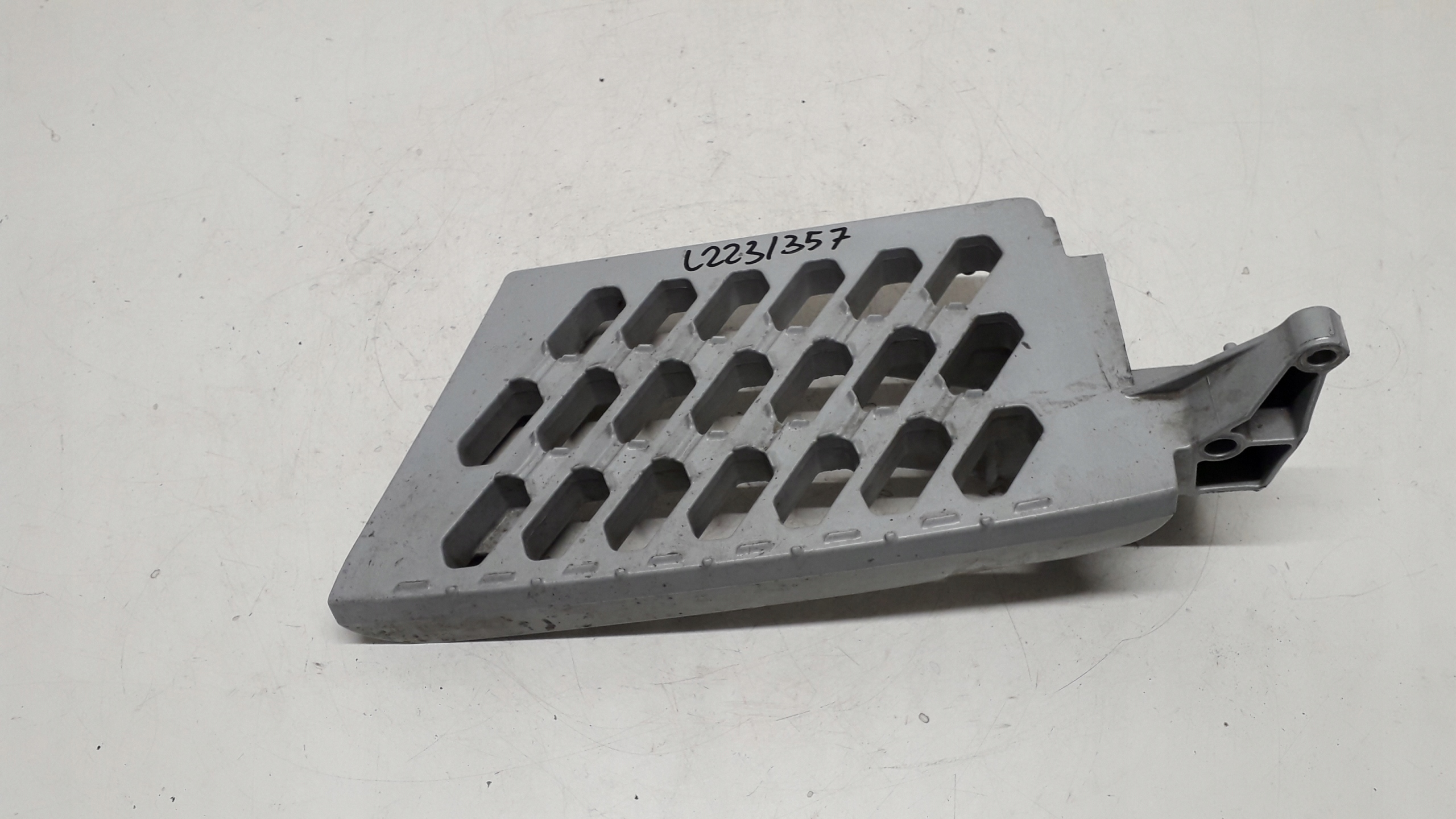 VOLVO FH4 СТУПЕНЬ КАБИНЫ СПРАВА 82859306