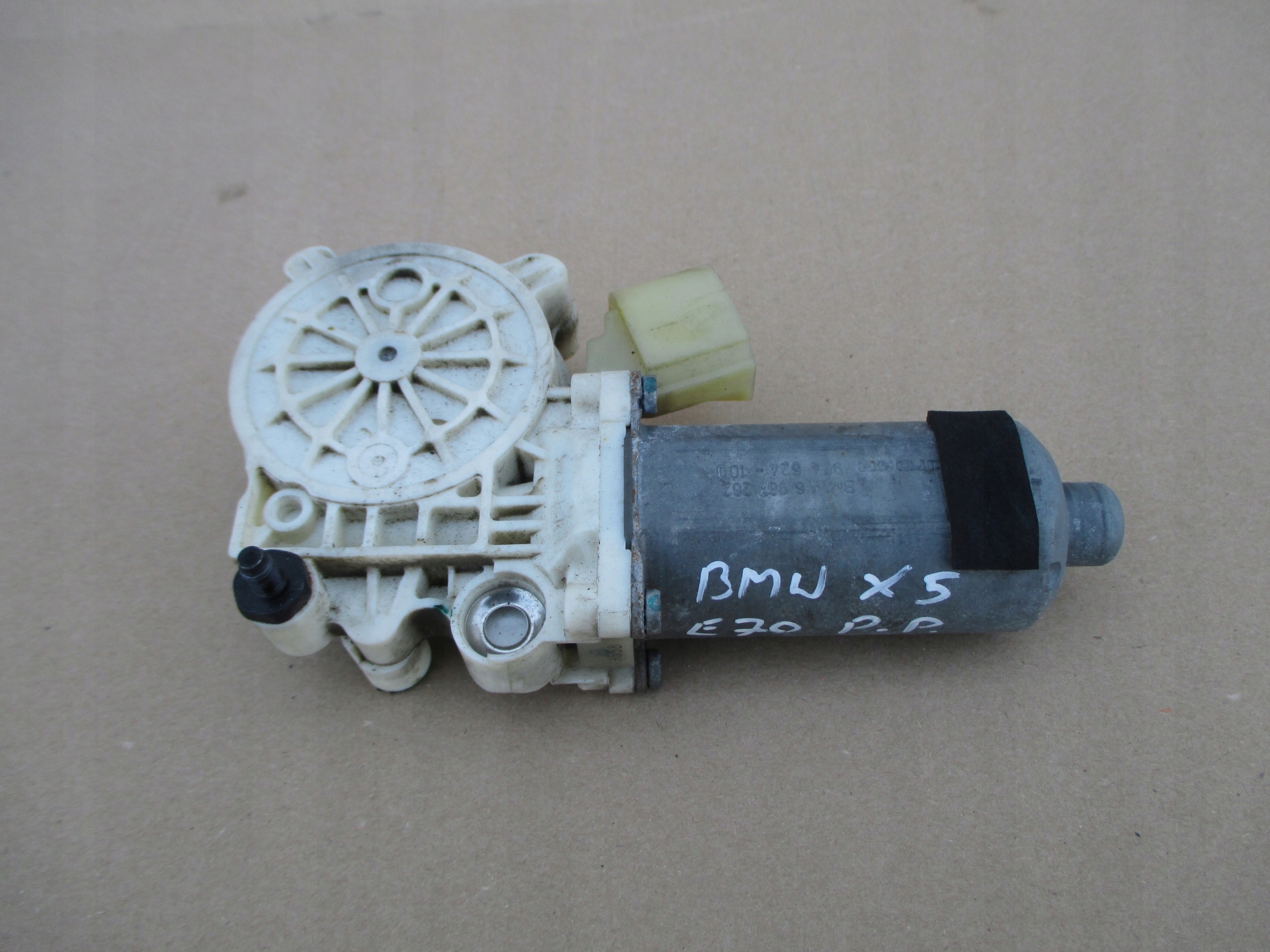 BMW X5 E70 06-13 SILNICZEK PODNOSZENIA SZYBY P.P