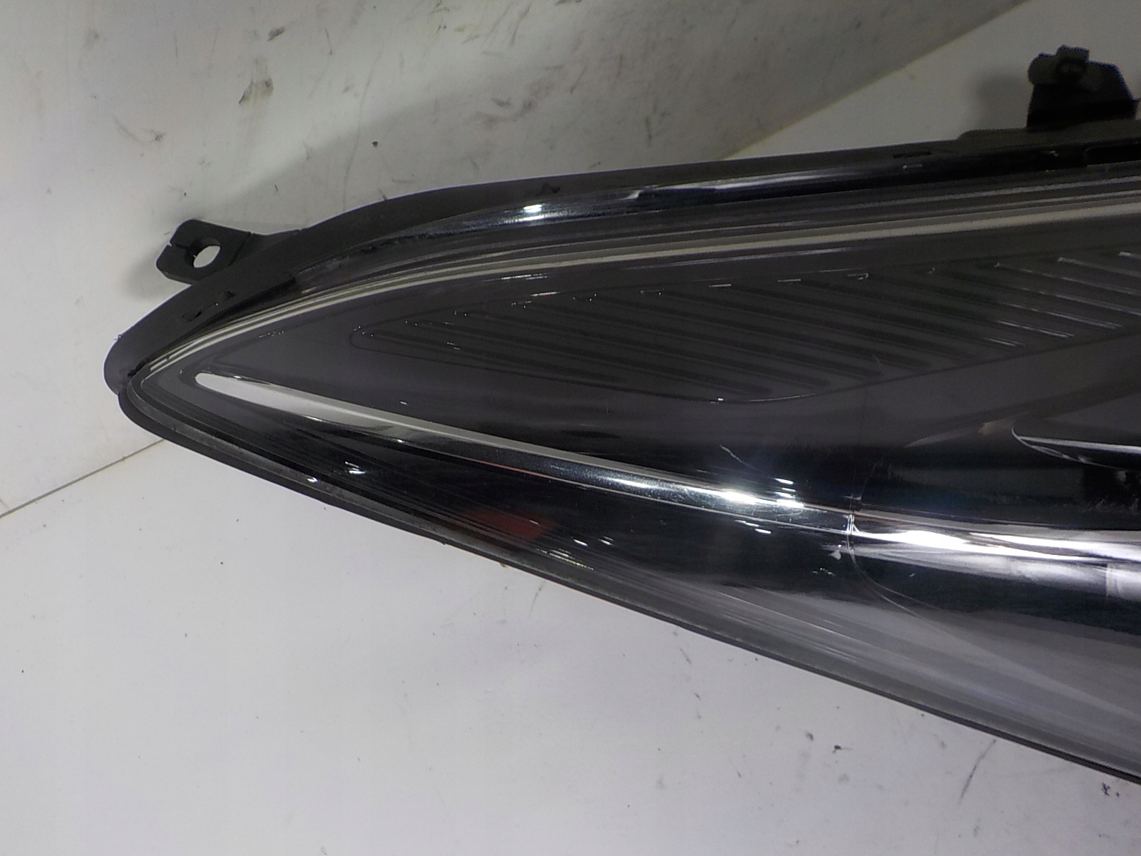 HYUNDAI I40 LIFT light right front front UK