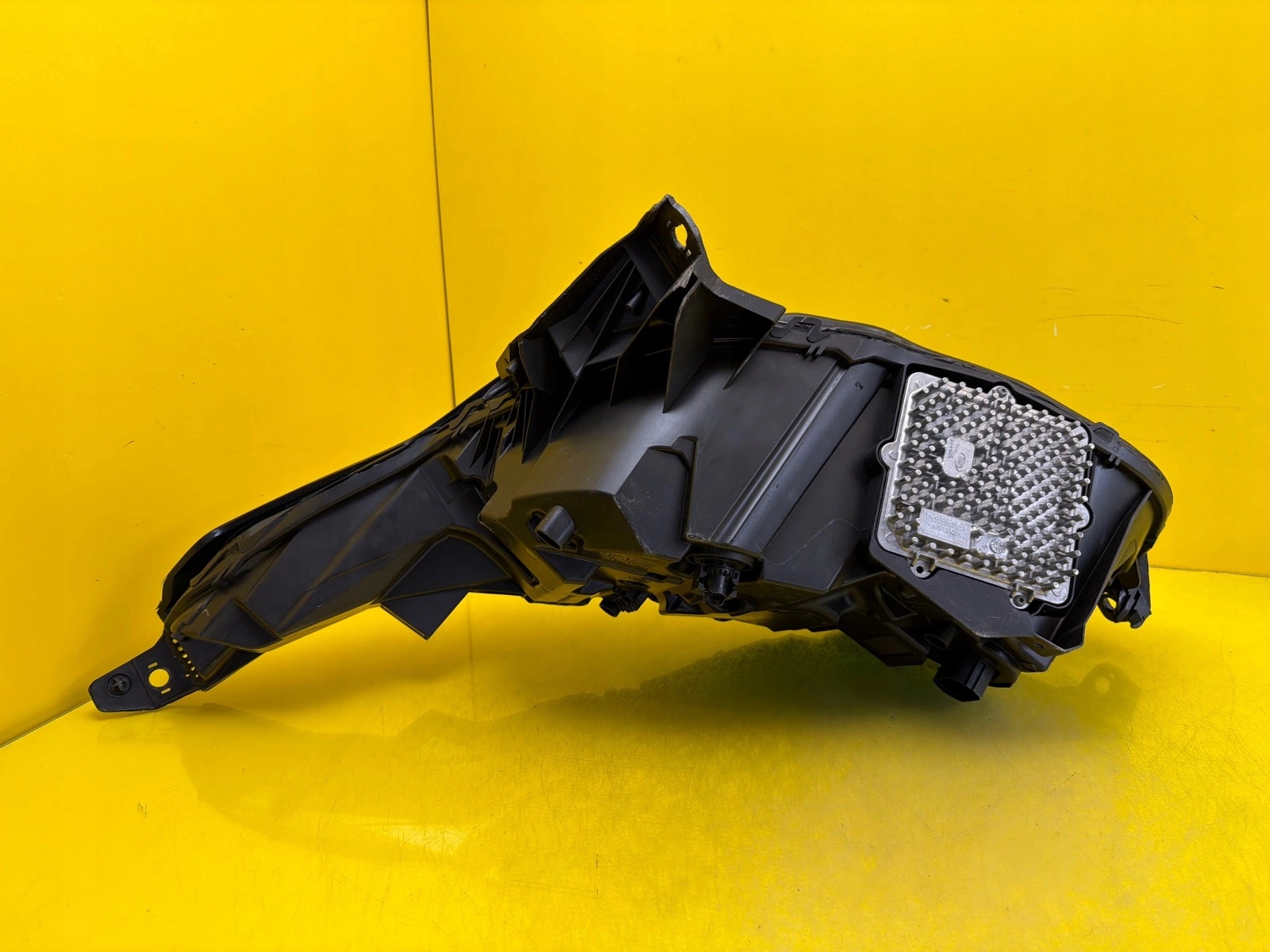 far desna Range Rover Velar L560 Full Led High Version J8A2-13W029-LE