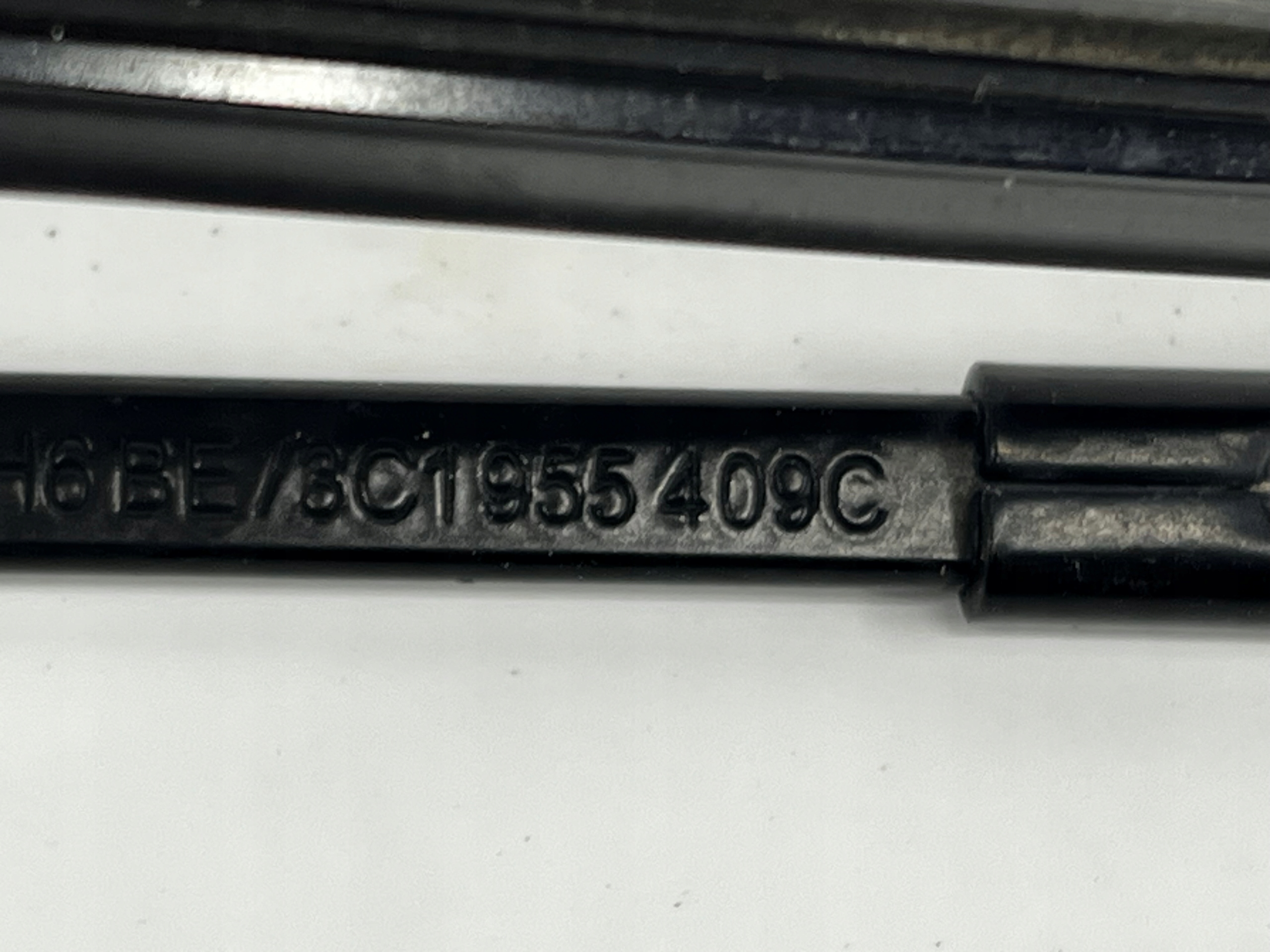 wiper arms left right KOMPLET VW PASSAT B7 3C1955409C 3C1955410B