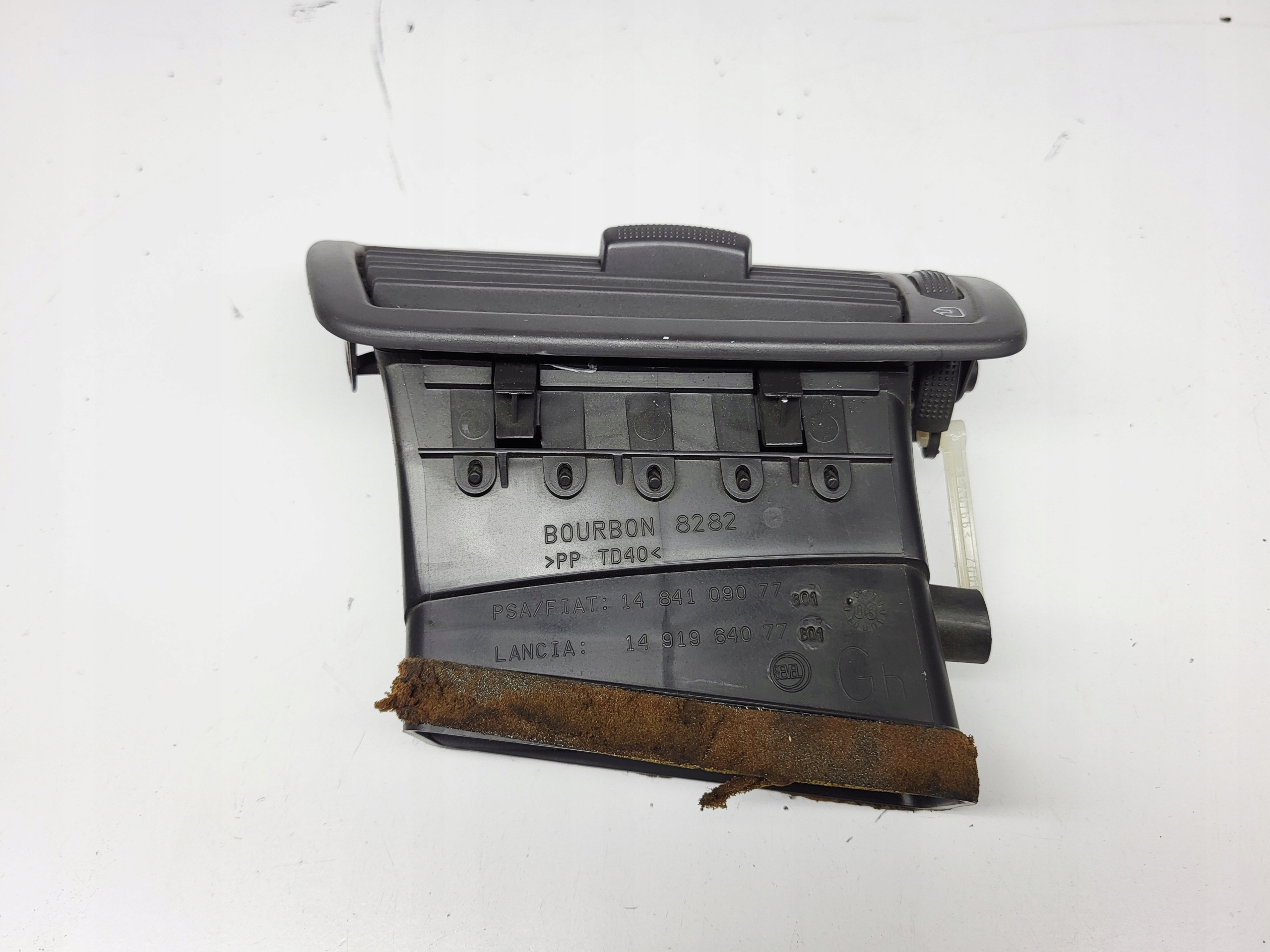 grid air conditioning devices left Citroen C8 2.0 HDI 1484109077 europa