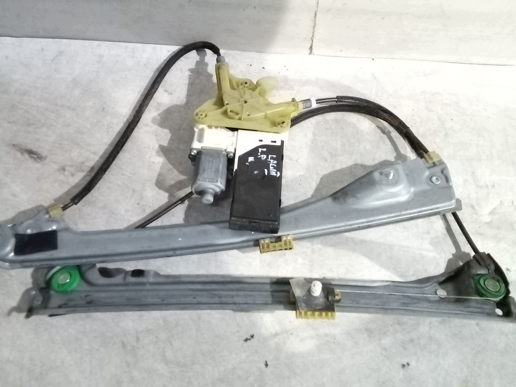 Renault Laguna III 3 window regulator left front elekt 807310002R