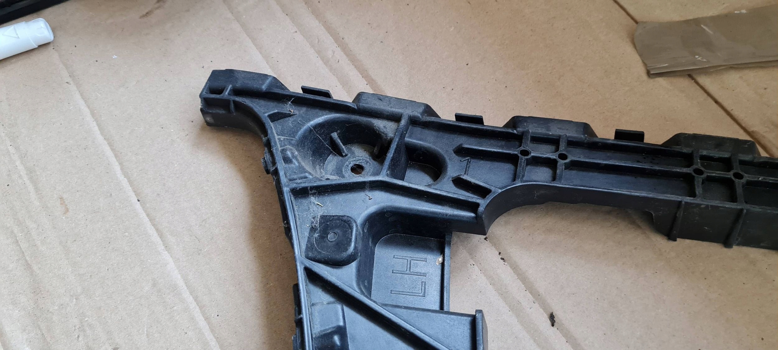 S4 B9 A4 8W bumper bracket left rear part sedan 8W5807453
