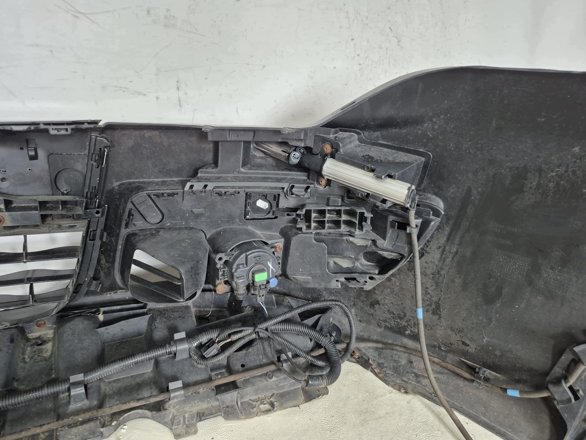 RENAULT LAGUNA III 3 LIFT 13- bumper front front SPR LAK.TEB66