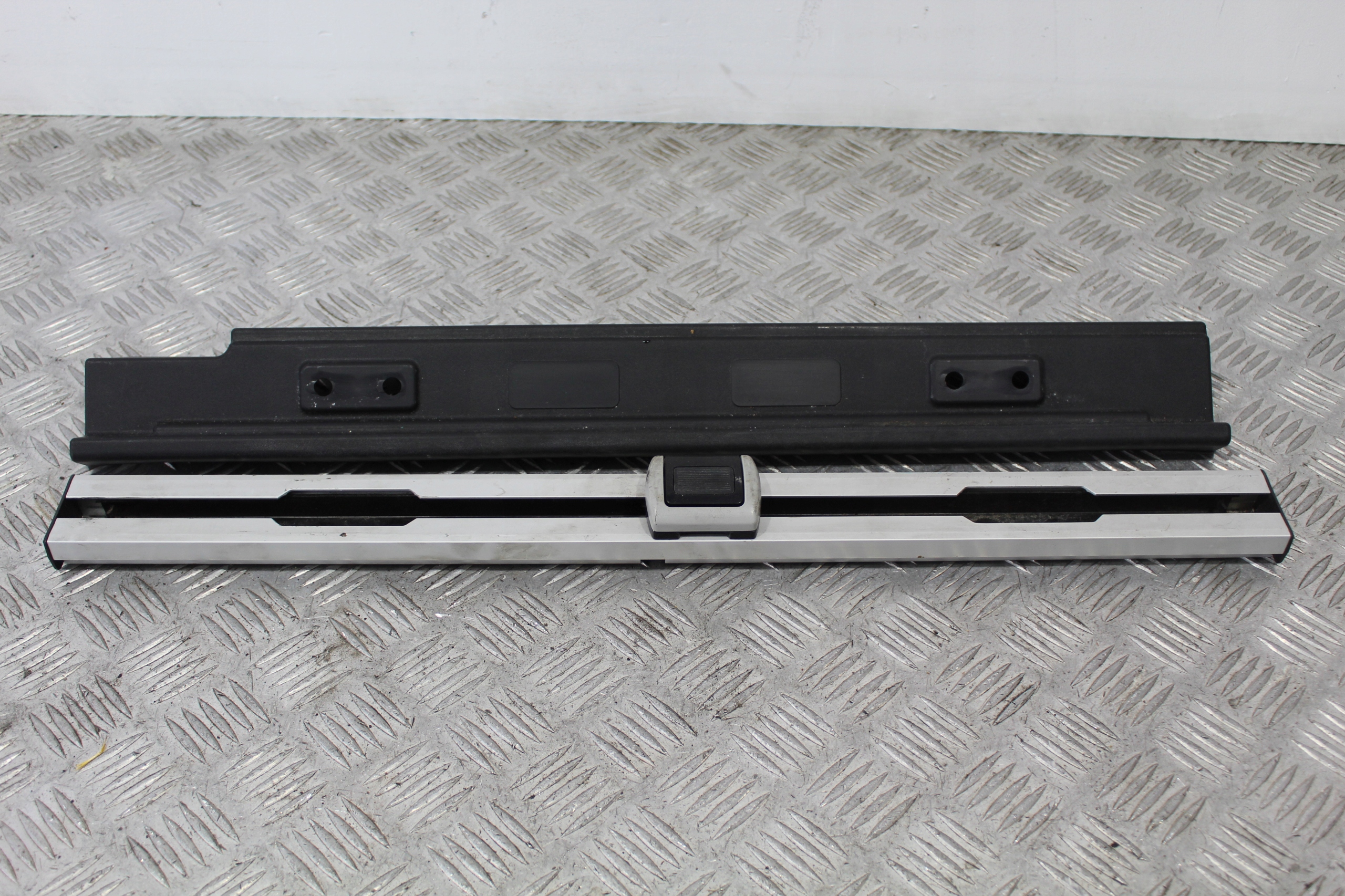 rail boot left KIA CEED II LIFT 85755-A2600