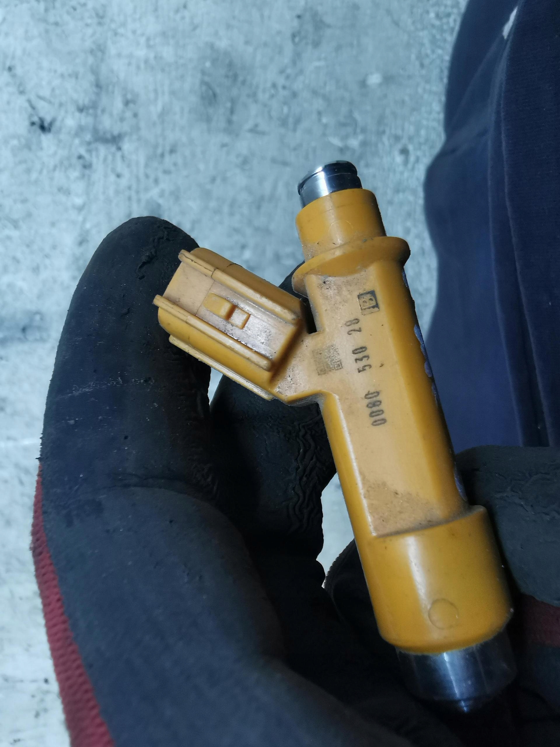 Einspritzdüse KOMPLET SUZUKI SWIFT MK7 12-17 1.4