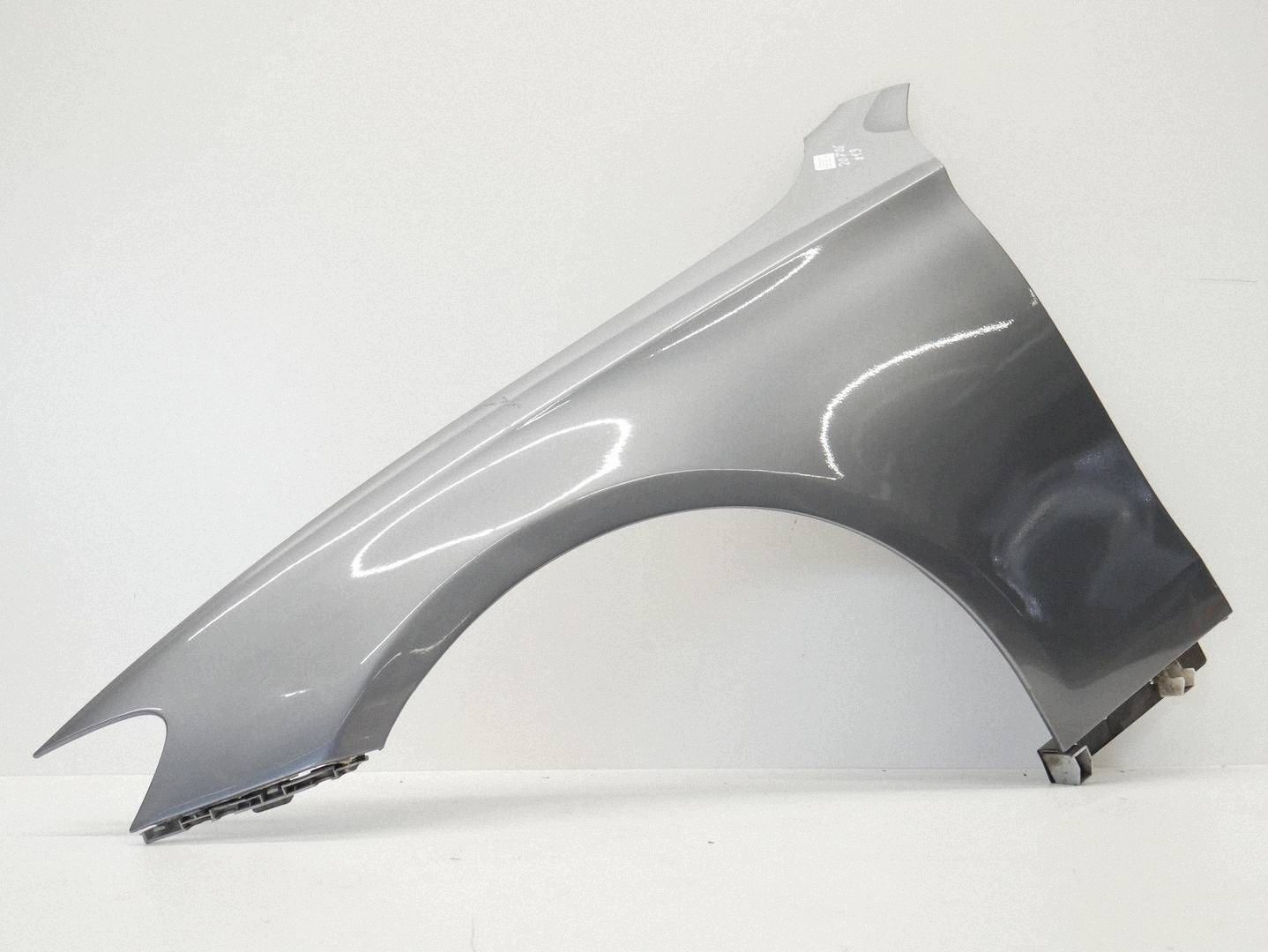 fender left front front MERCEDES E W213 LAKIER 992