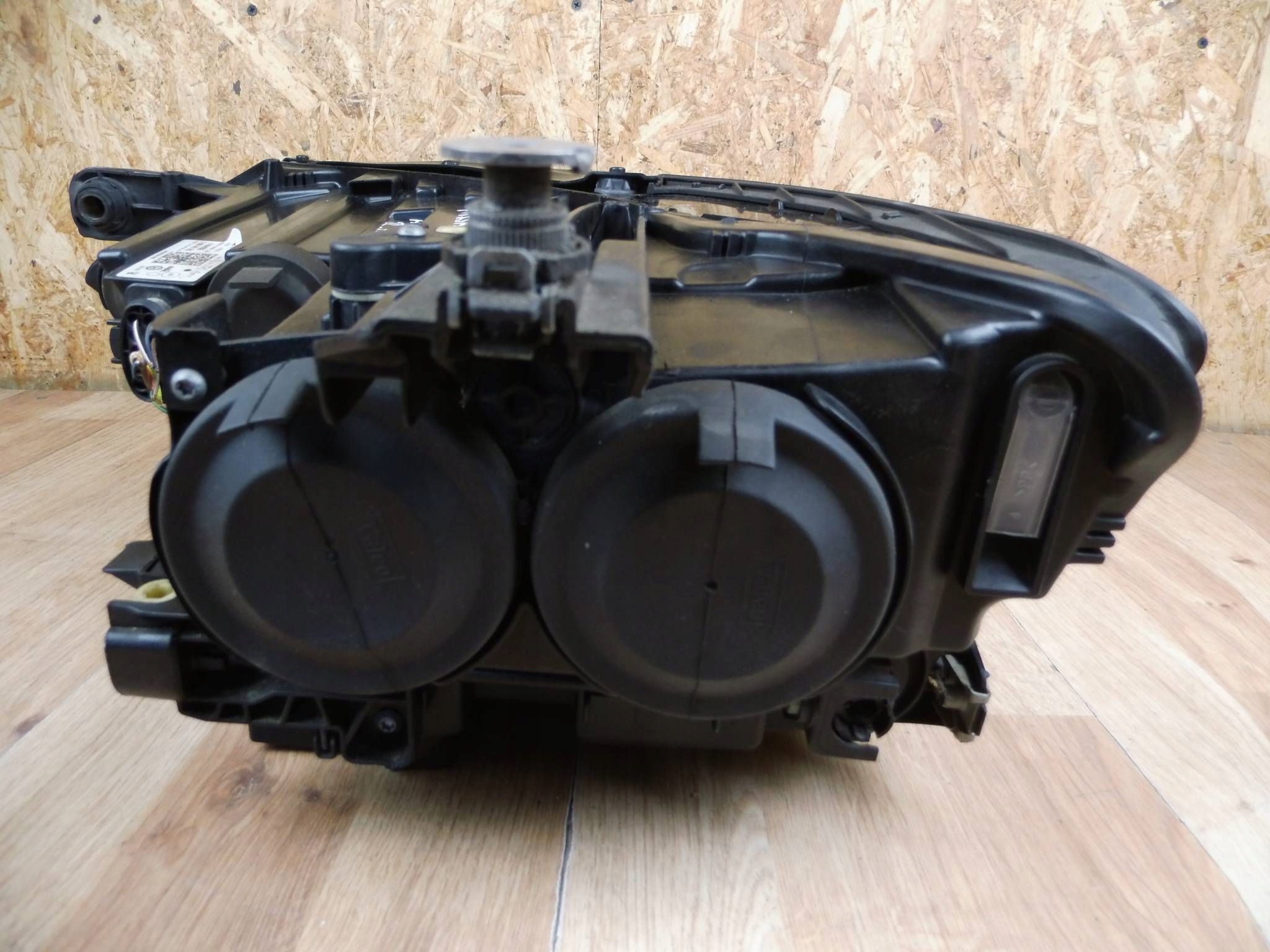 Volkswagen PASSAT B8 2014-2019 light right front front