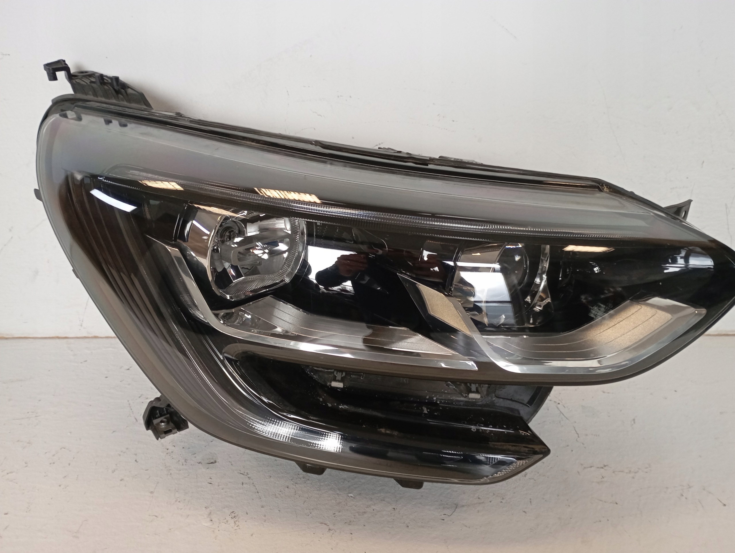 light right RENAULT MEGANE IV 4 LED 260106878R