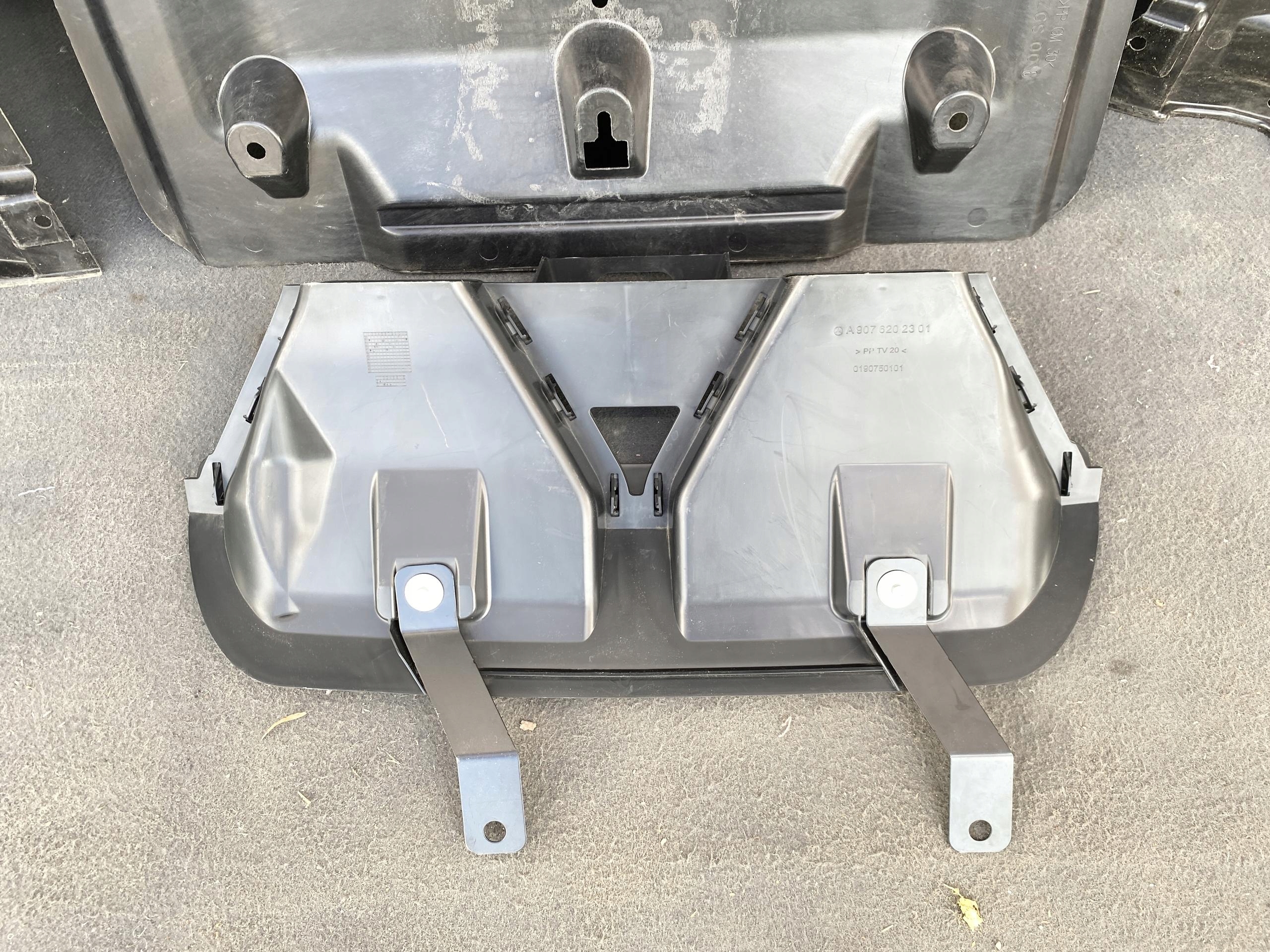 SPRINTER 907 910 17- KOMPLET OSLON below engine PODWOZIE +intake air