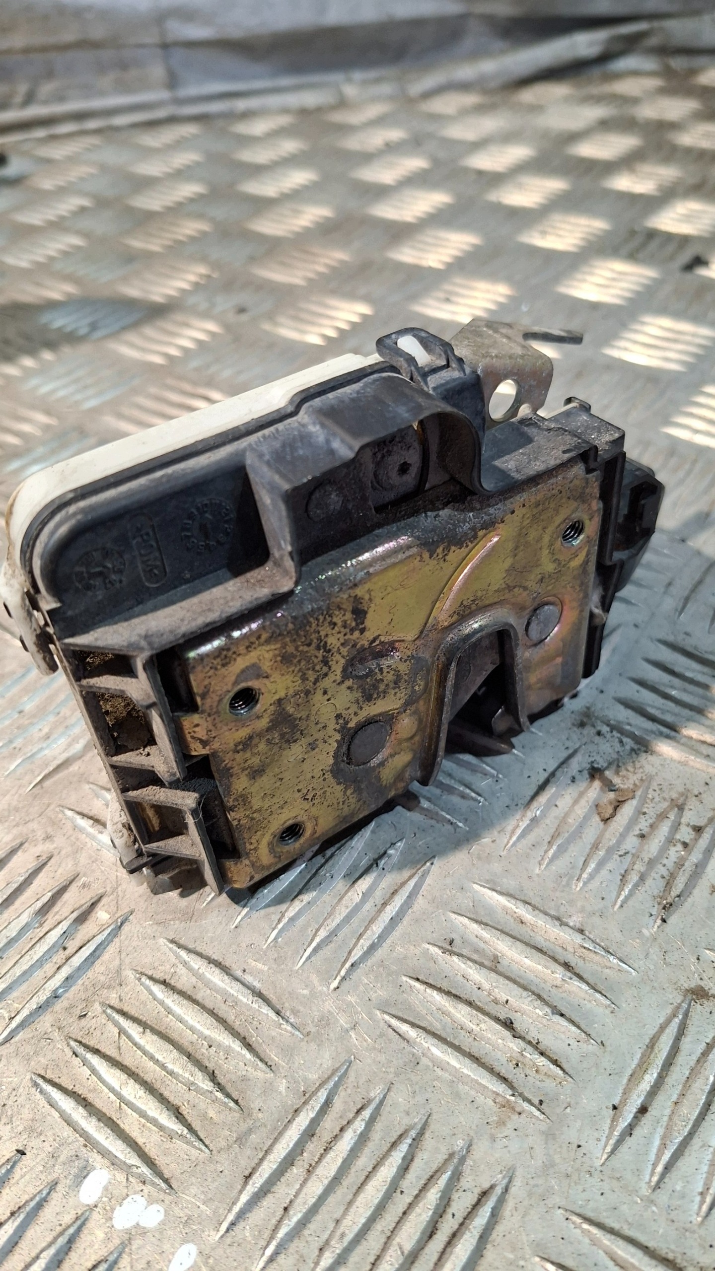 lock door left front VW GOLF III