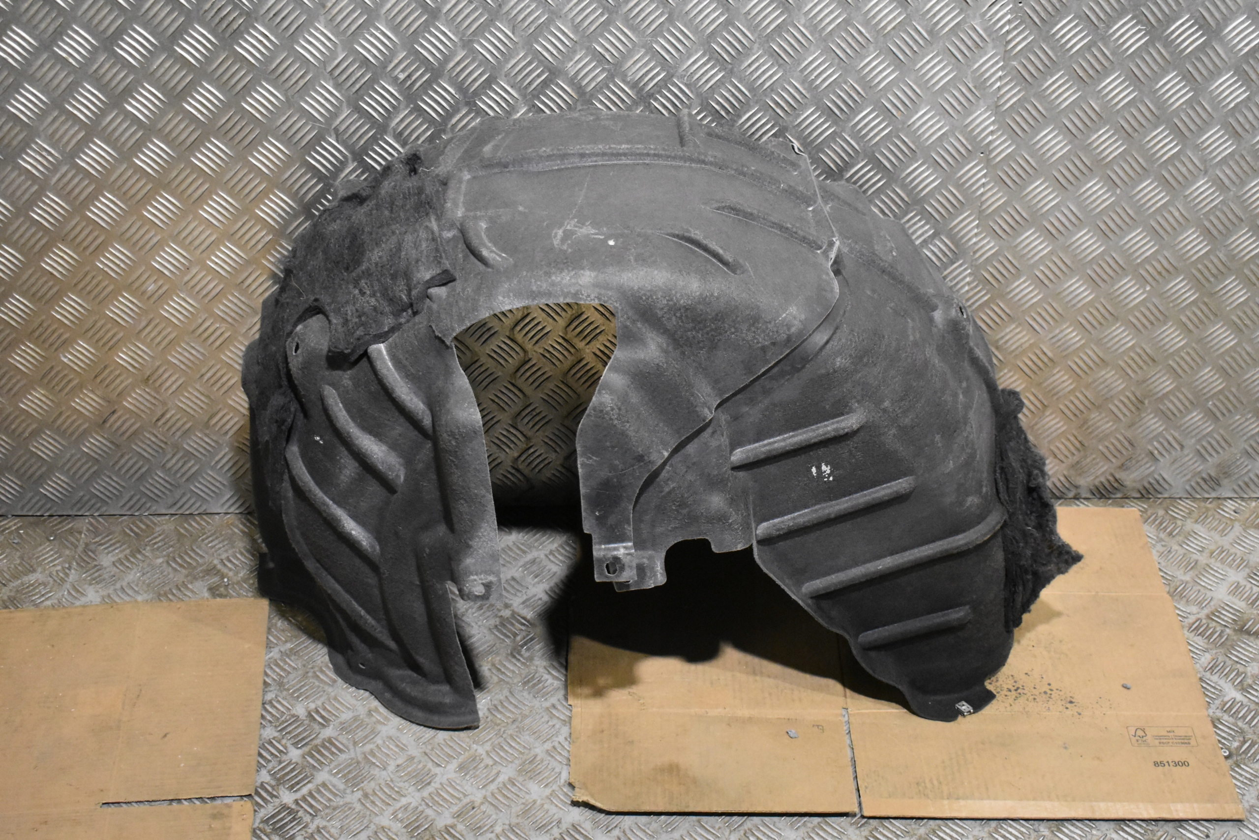 IDEALNE mudguard rear. left AUDI A5 B9 1