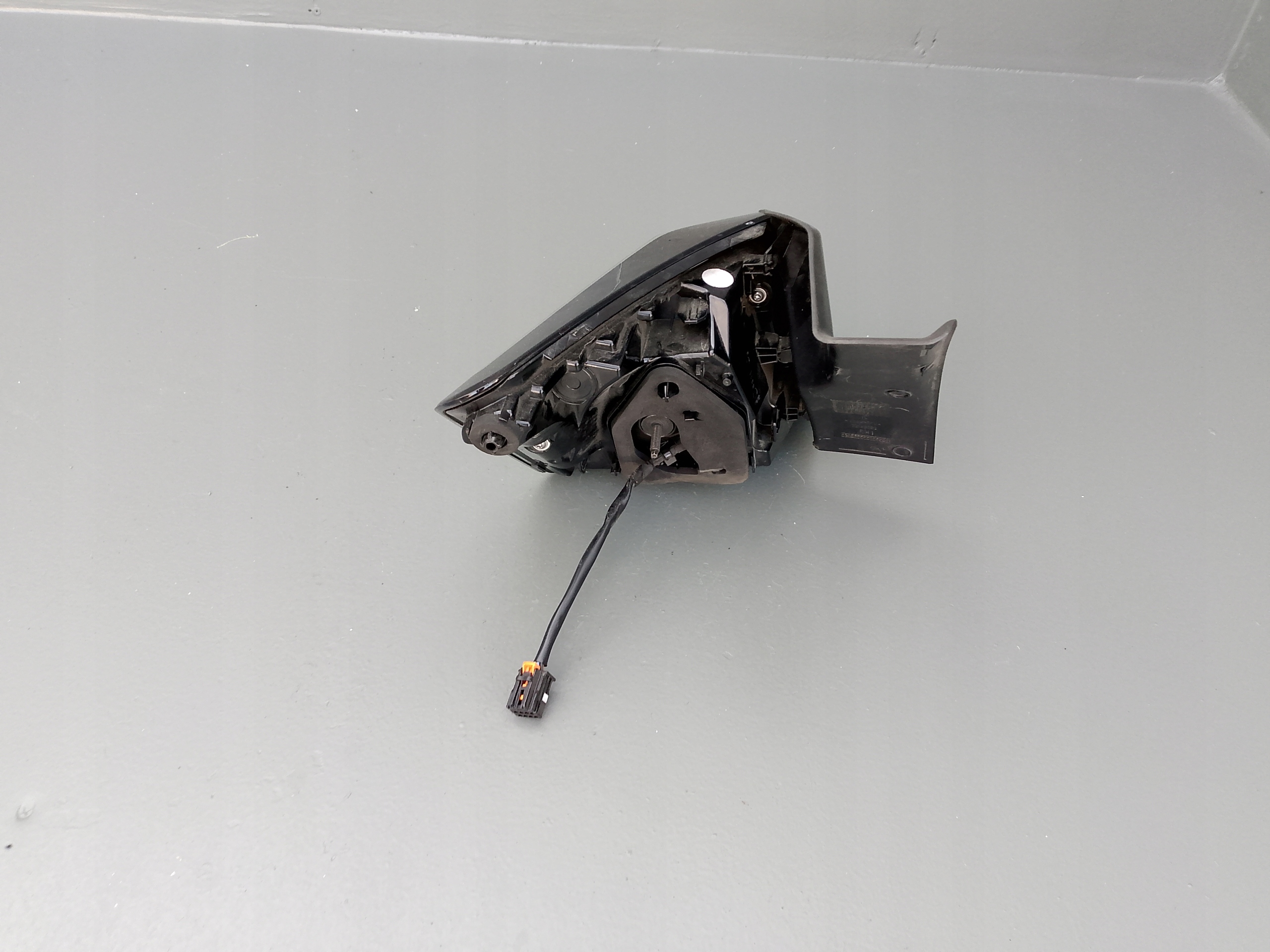 PEUGEOT 3008 II 2 21- LIFT LAMPA LED TYLNA PRAWA PRAWY TYŁ 9836231180 ÷ Strona zabudowy prawa