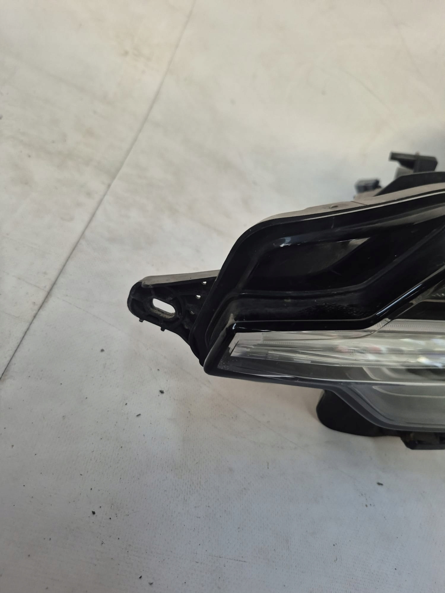 VOLVO V60 II S60 III 18- light left front front FULL LED 32404685
