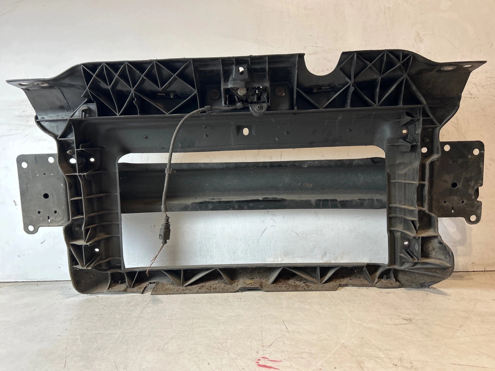 support panel for radiators pillar sider Volkswagen New Beetle 1C0