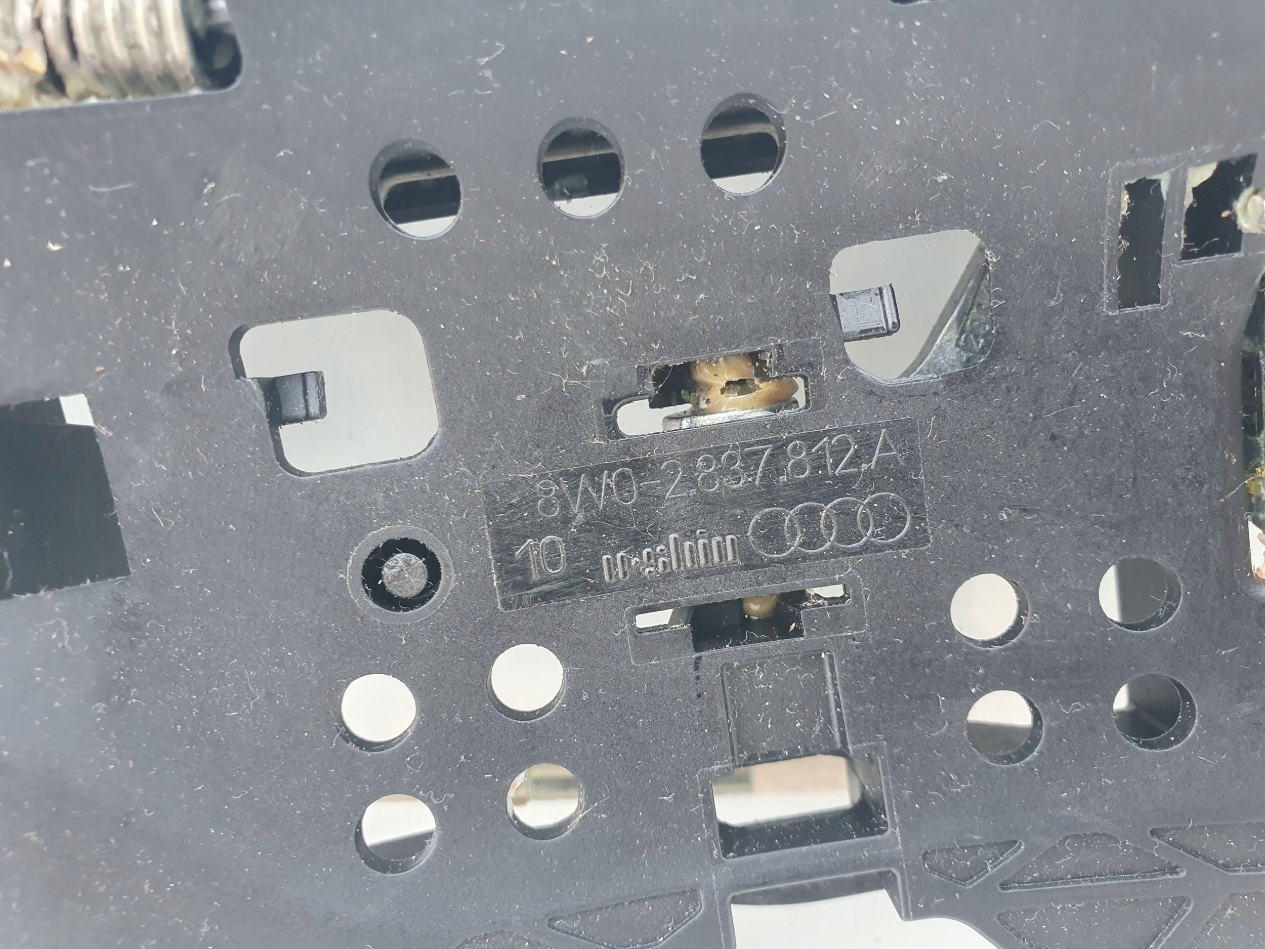 Audi A4 support holder handles 8W02837812A