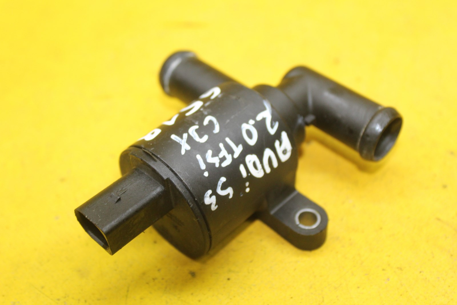 Электромагнитный клапан 2.0 TFSI A3 S3 4H0121671D