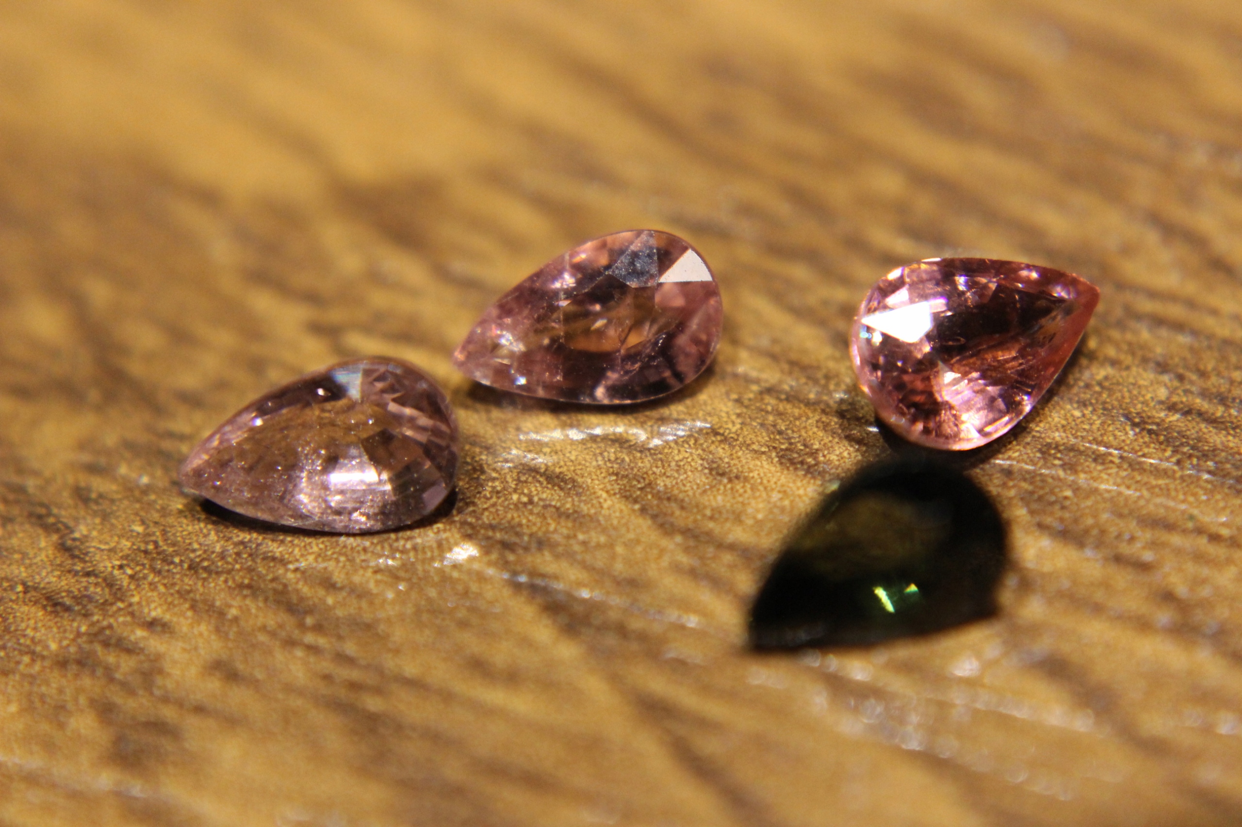 Přírodní kameny turmalín 3.20ct 4ks