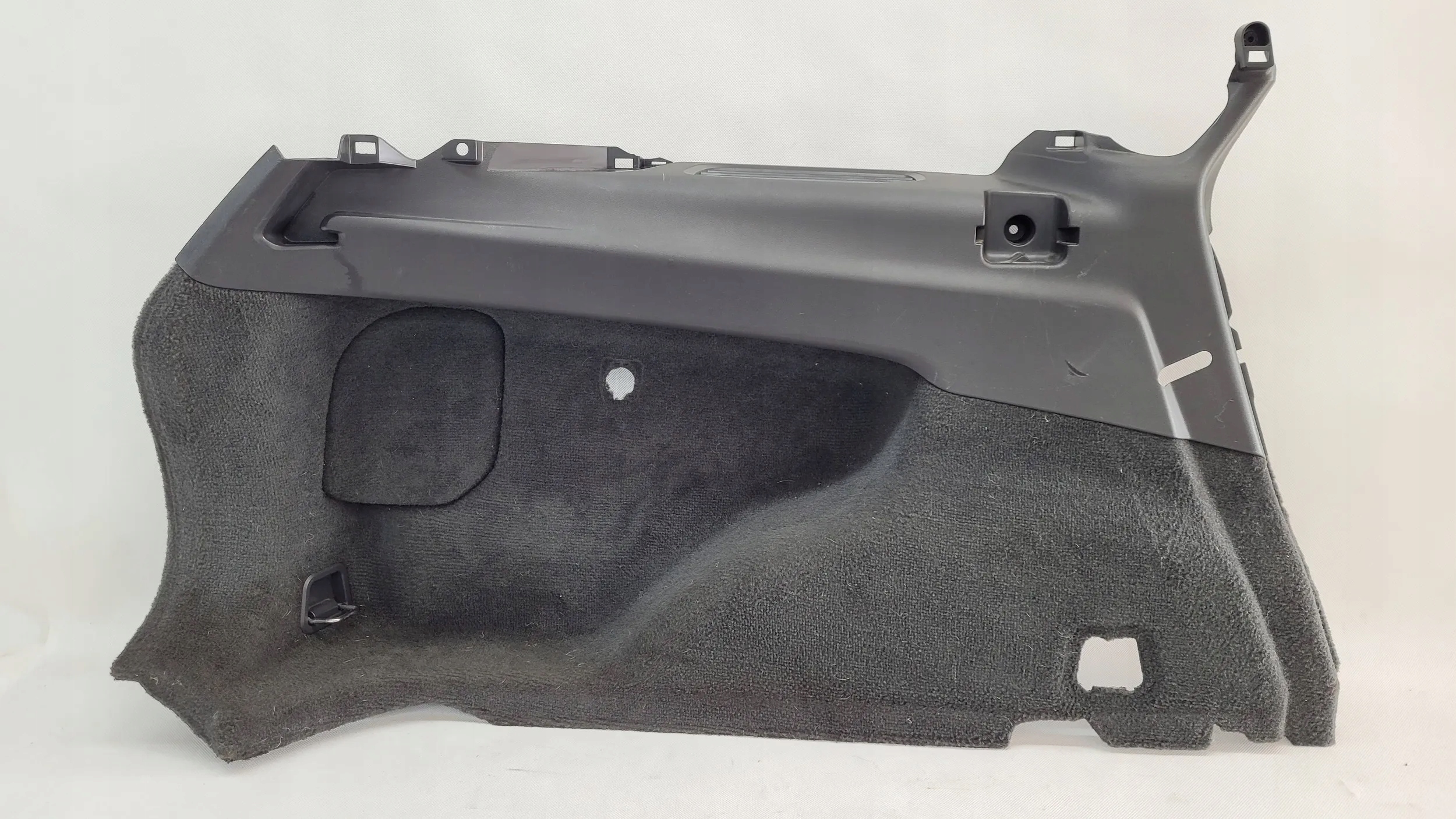 VOLVO V60 BOCZEK TAPICERKA BAGAŻNIKA LEWA 2010>