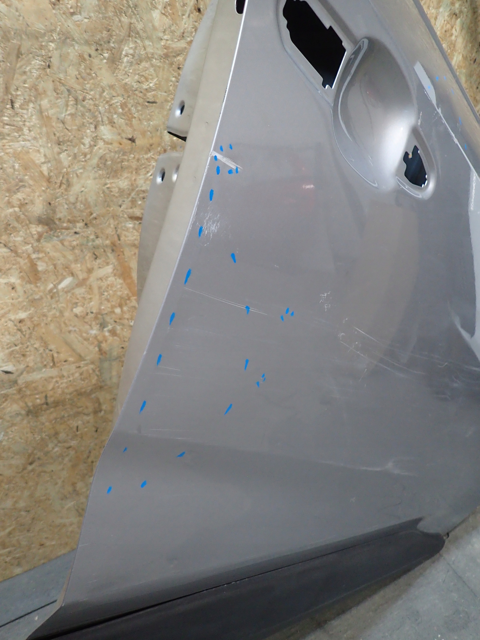 DOOR FRONT RIGHT TOYOTA RAV 4 18