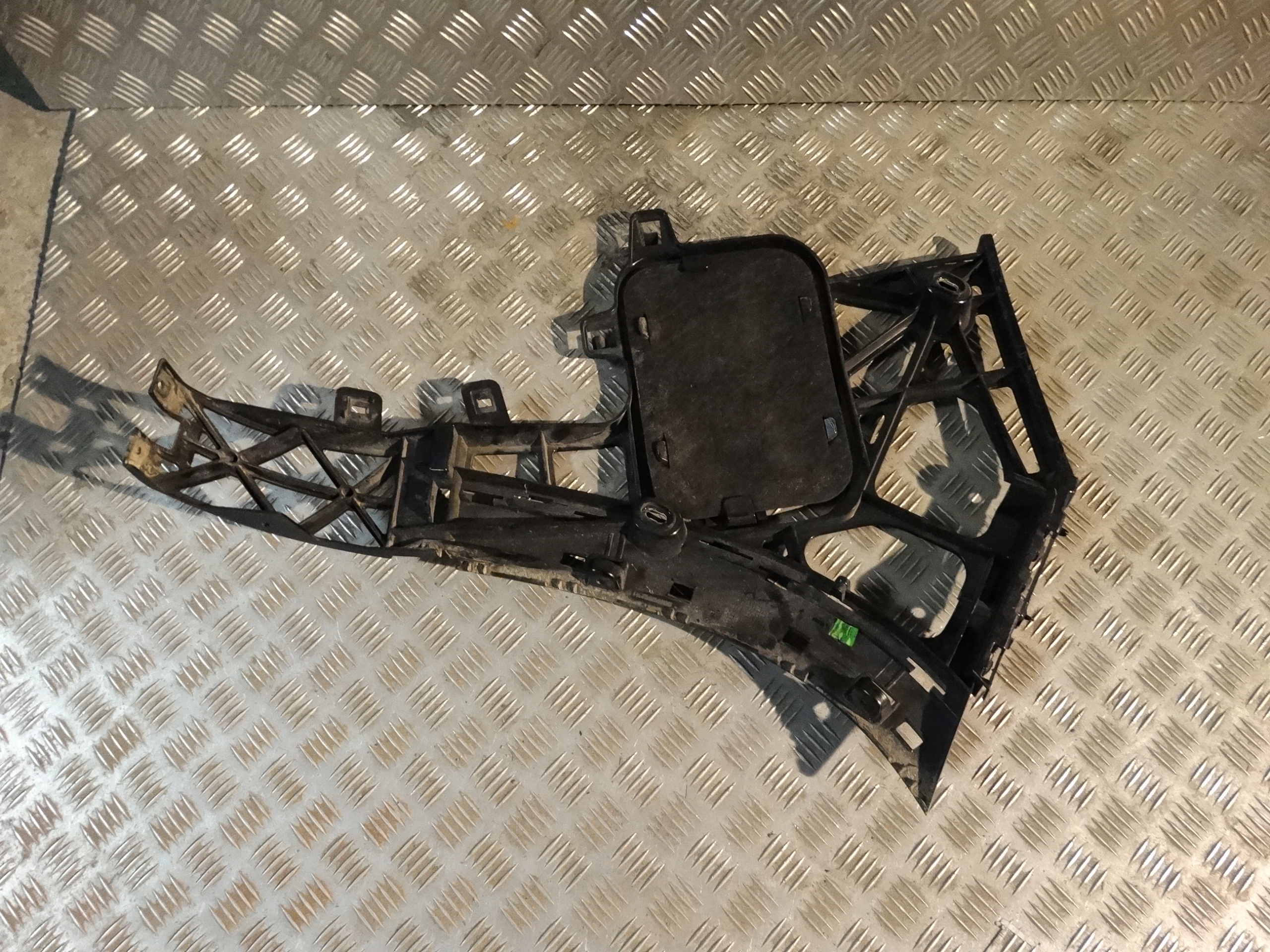 IDEALNY bumper bracket left rear part rear MERCEDES W167 1
