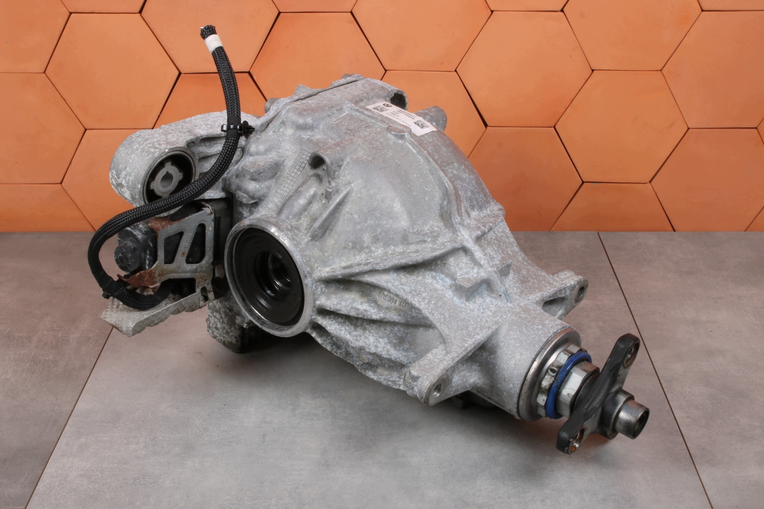 BMW G14 G15 G16 M850iX G30 M550iX differenciál hátsó differenciál differenciál 2.81 8686983