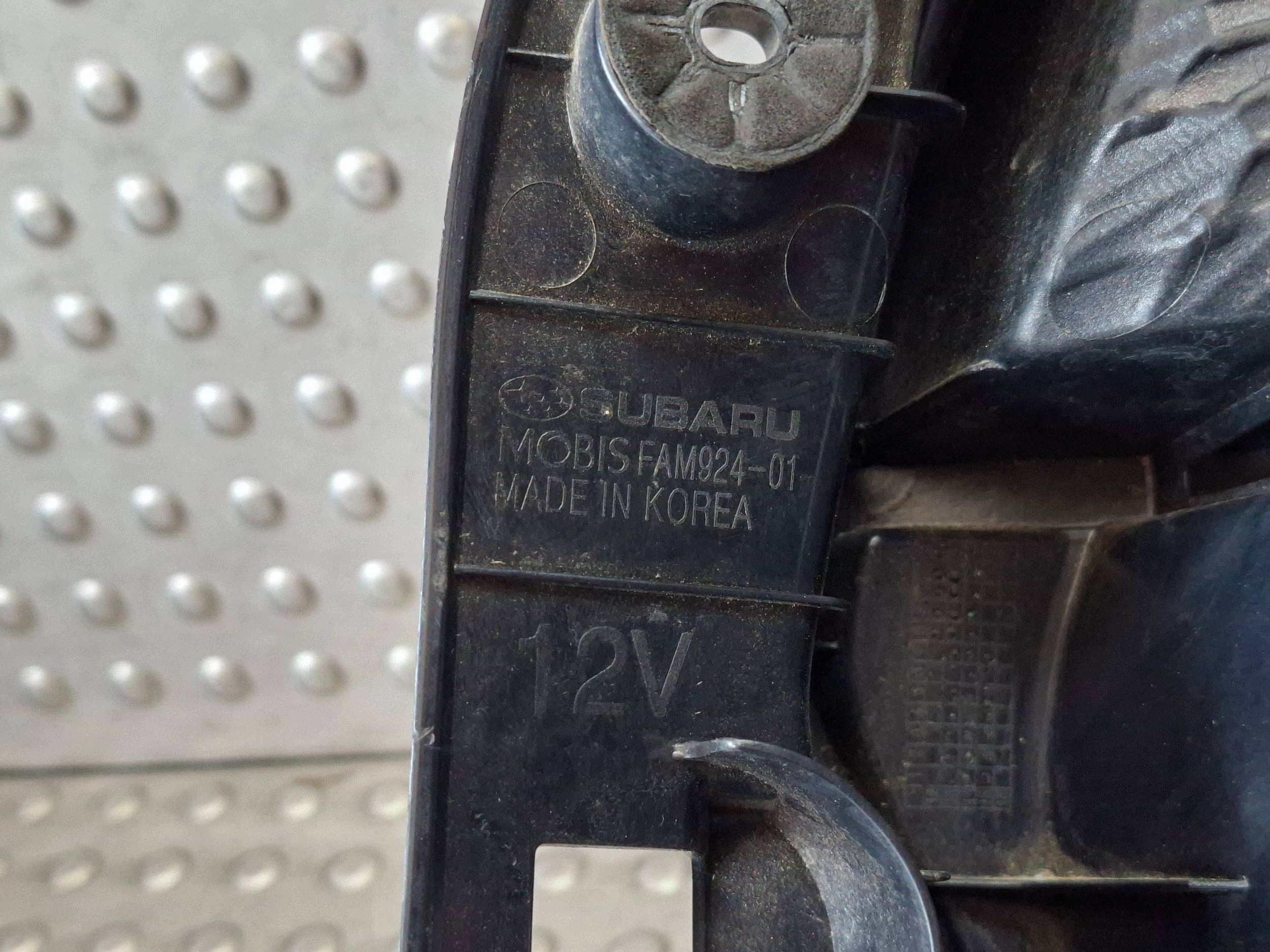 light rear part left SUBARU XV 11- EU FAM924-01