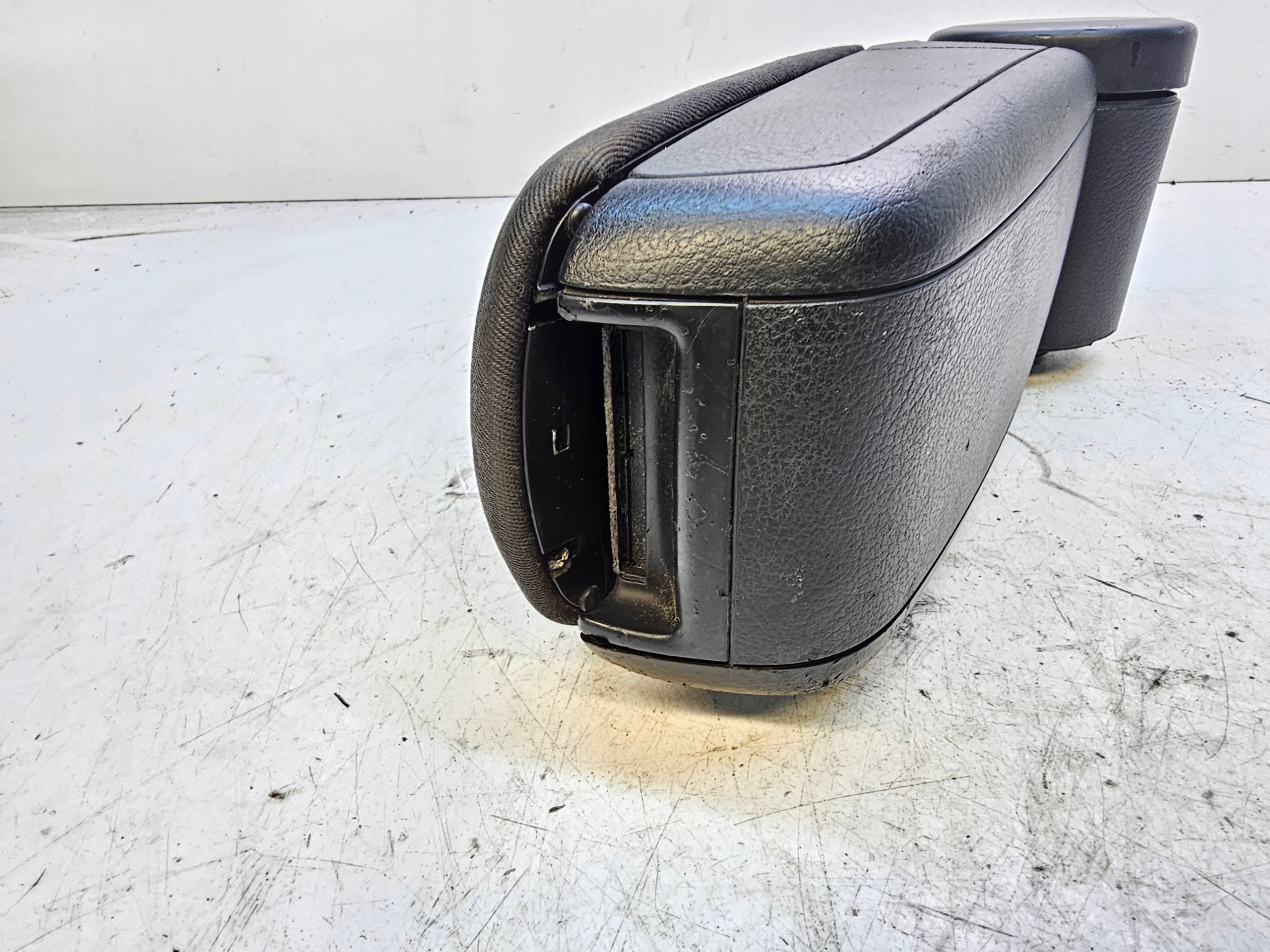 armrest front AUDI A4 B6 B7 WELUR 8E0864207D