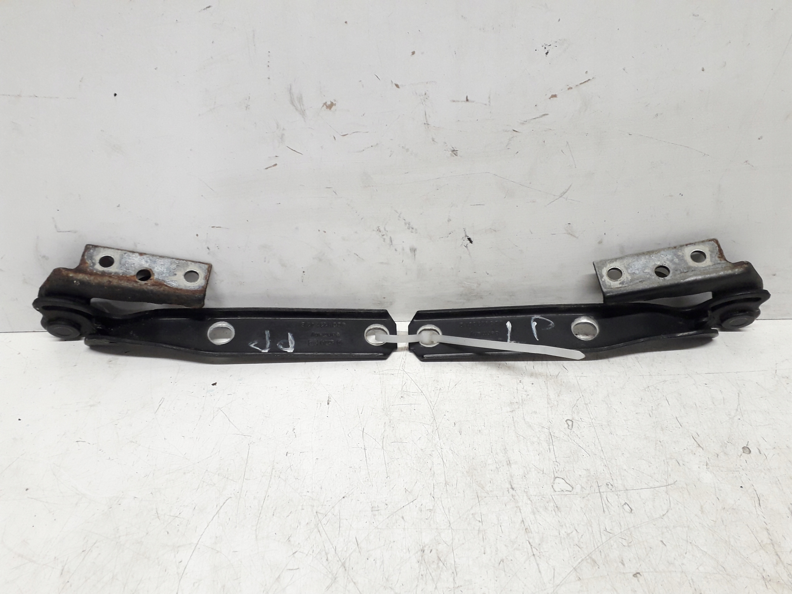 AUDI A4 B5 94-01 ZAWIAS MASKI PRAWY LEWY 8D0823301B 8D0823302B KOMPLET LY9B