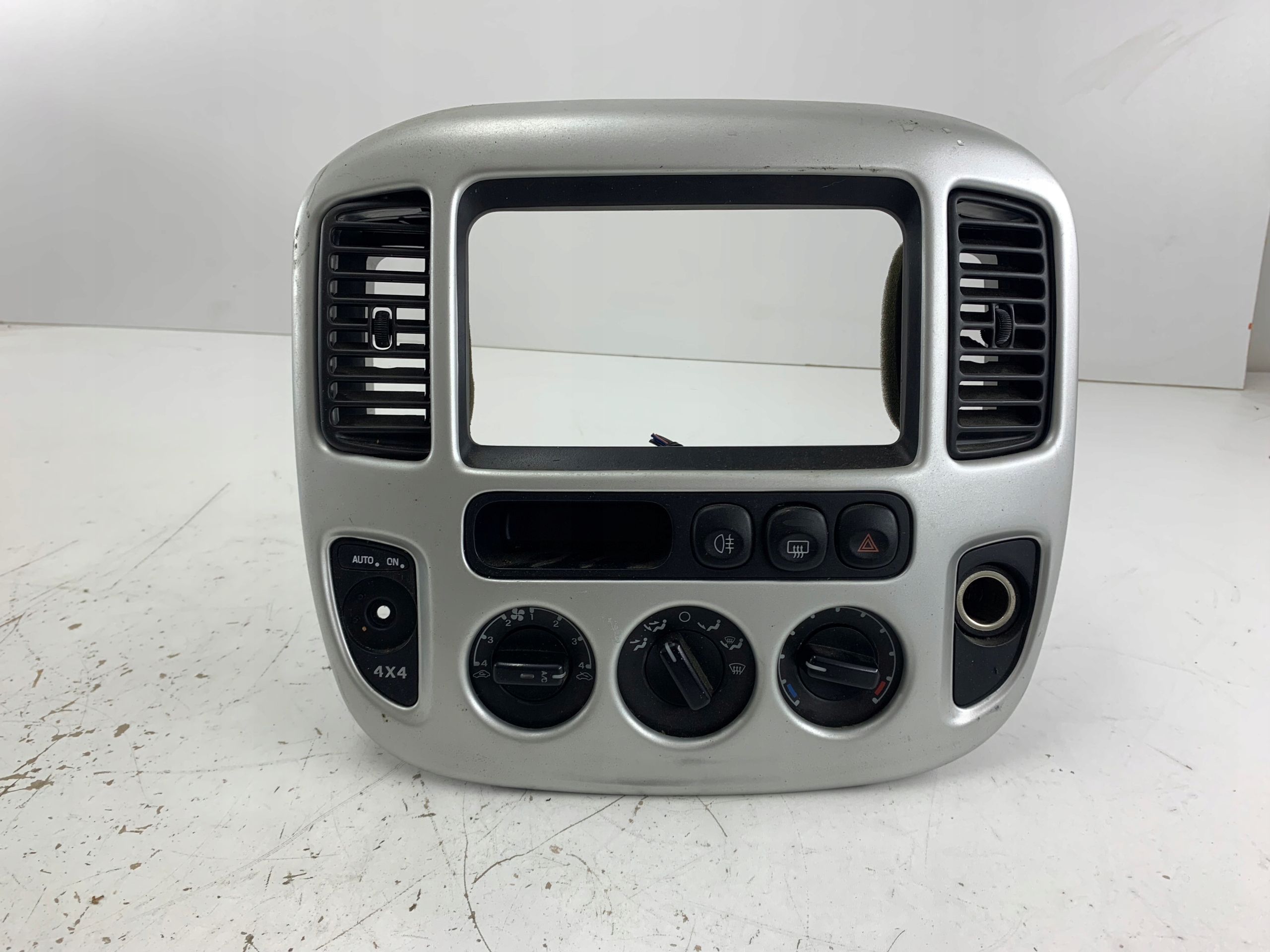 FORD MAVERICK II console central PANEL KLIIMATYZACJI of control