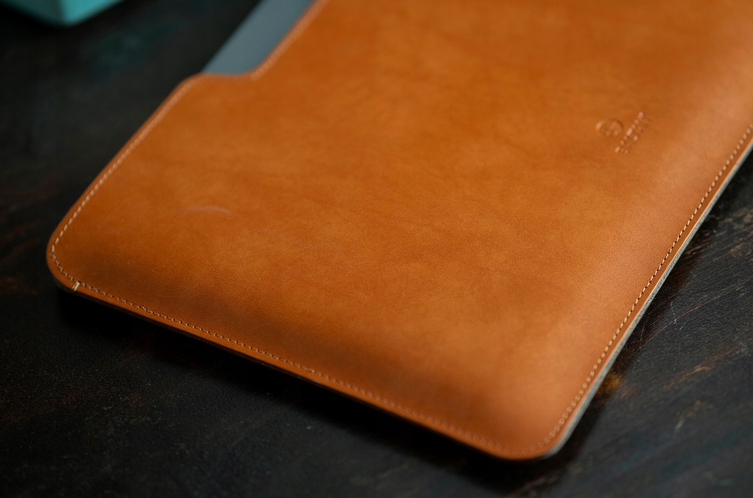 BALTAN Etui skórzane Razor do MacBooka Pro 13" brązowe — 9