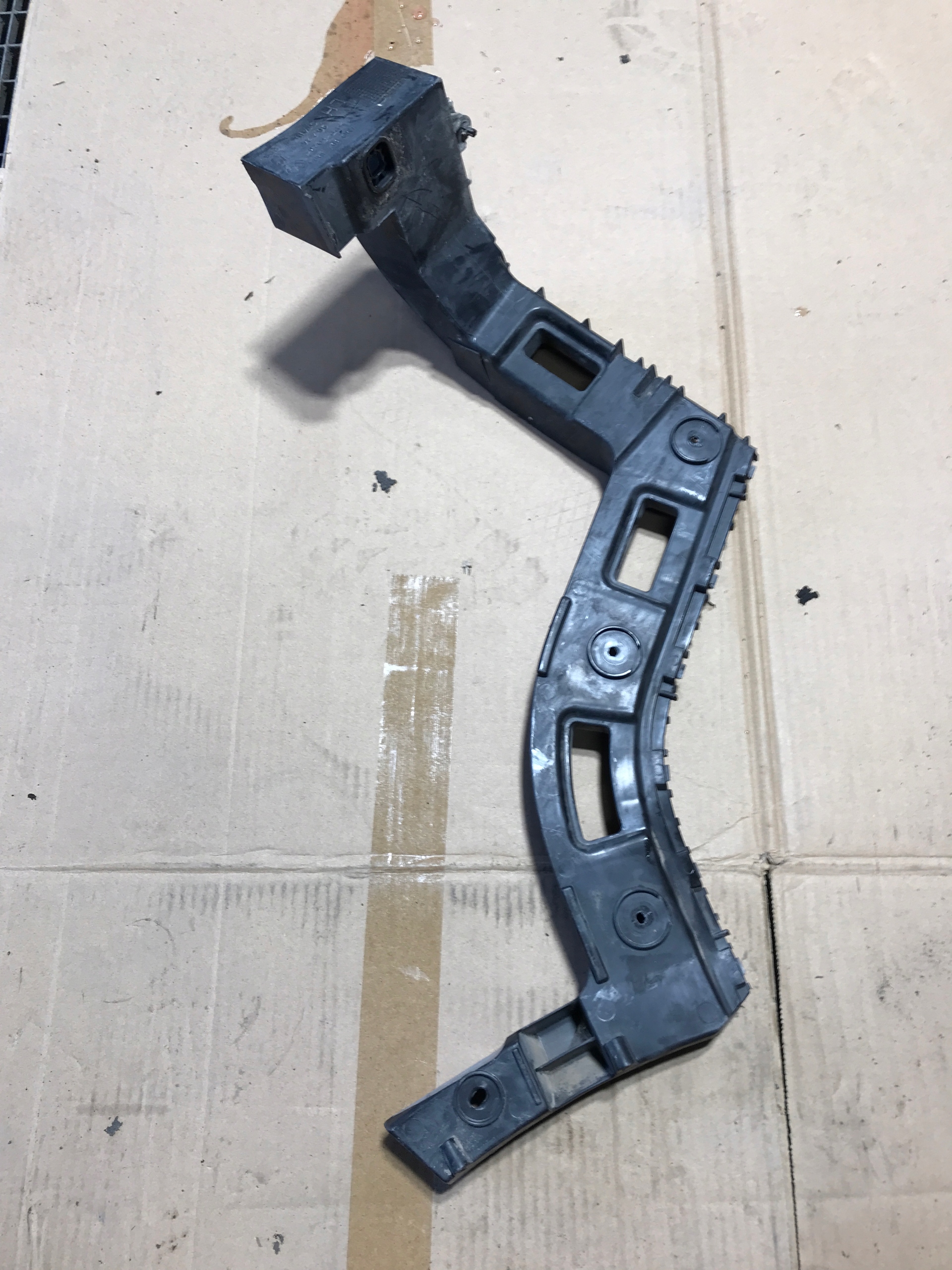 stoßstangenführung links heck VW SHARAN 7N0807393A