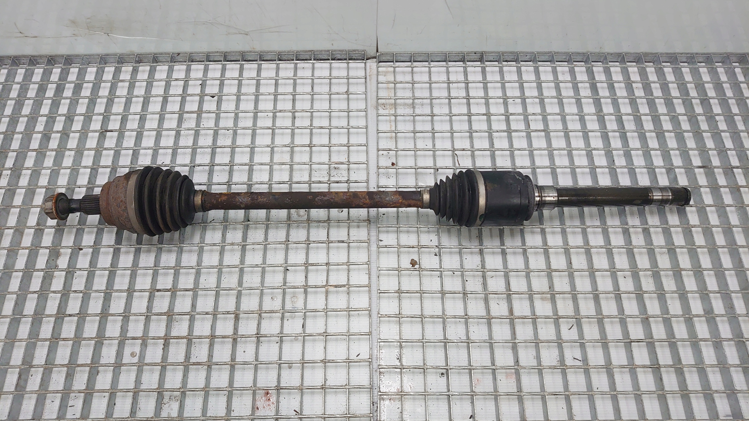 MERCEDES ML GL W164 semi-axis right front A1643302401 320 CDI