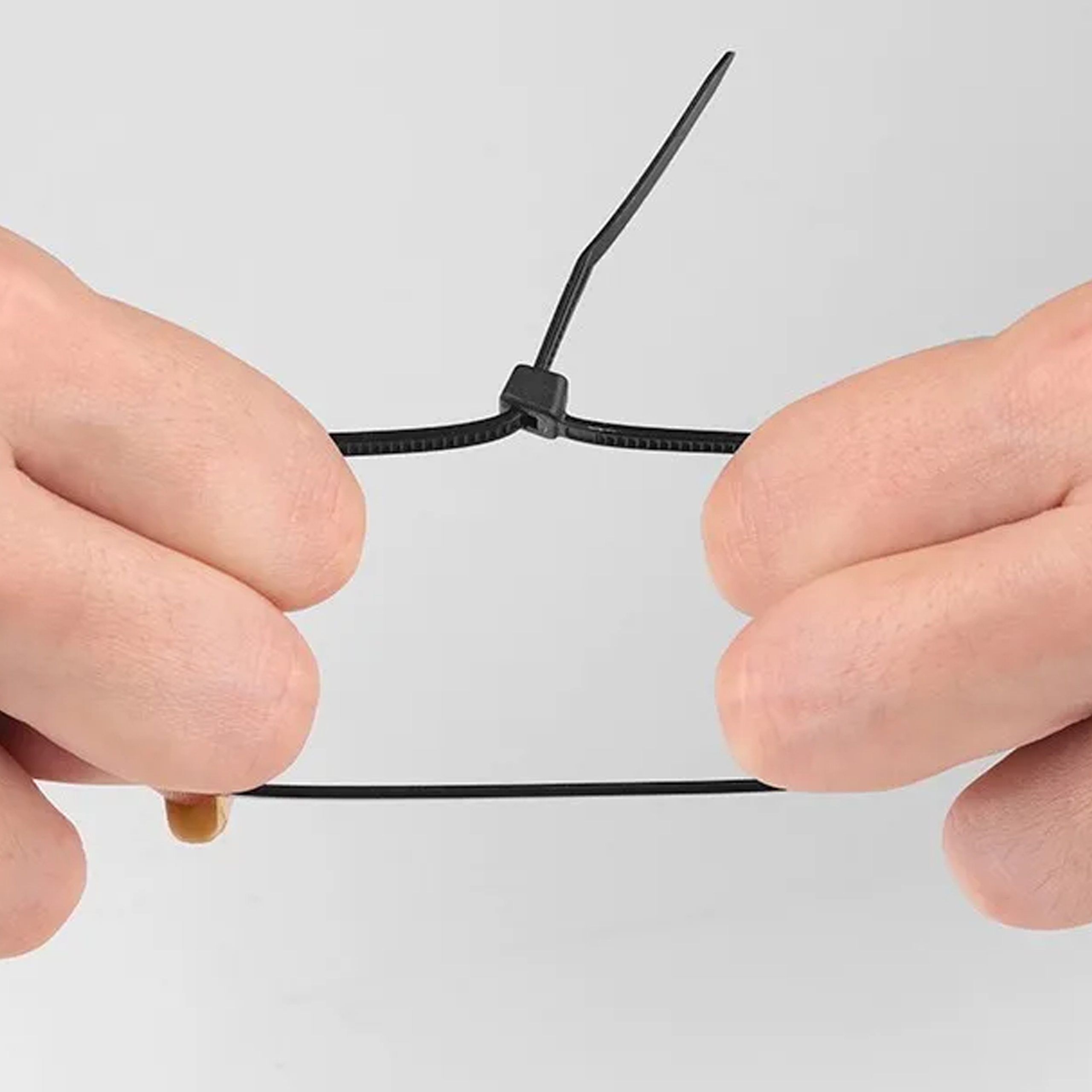 OPASKI ZACIKSOWE TRYTYTKI CZARNE 3,6X150MM 50SZT Długość 150 mm