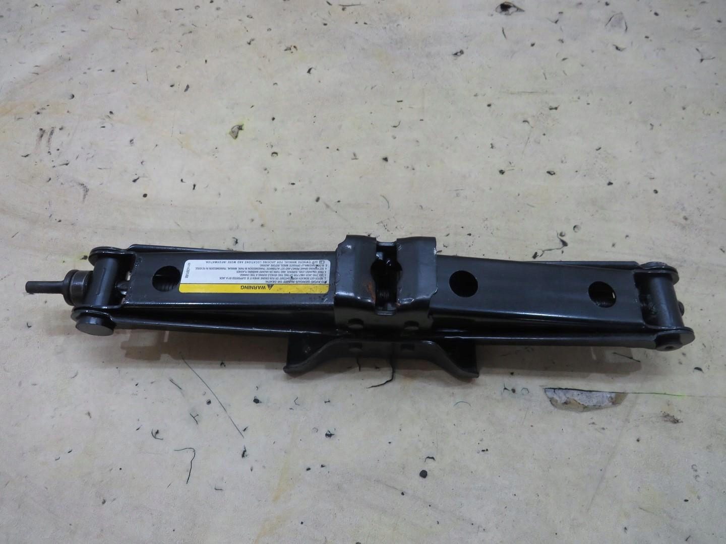 LEWAREK PODNOŚNIK JEEP WK