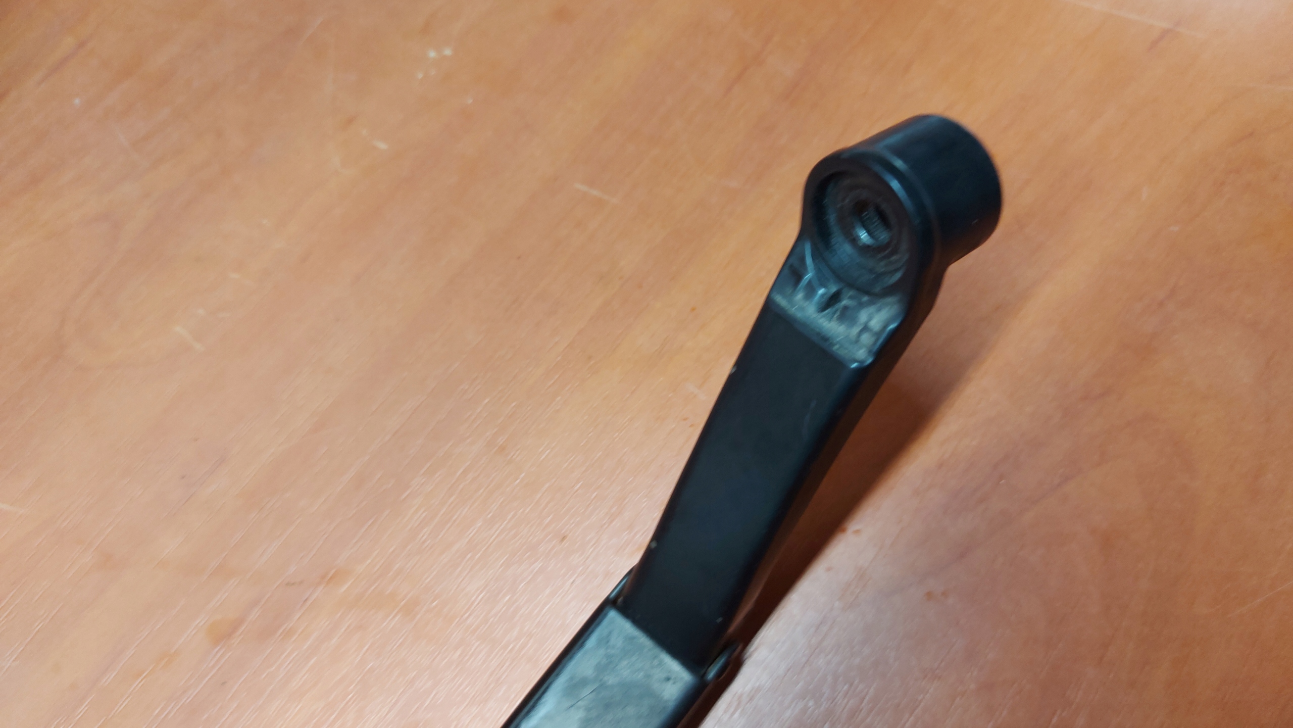 wiper arm front right right front TOYOTA AVENSIS T25 03